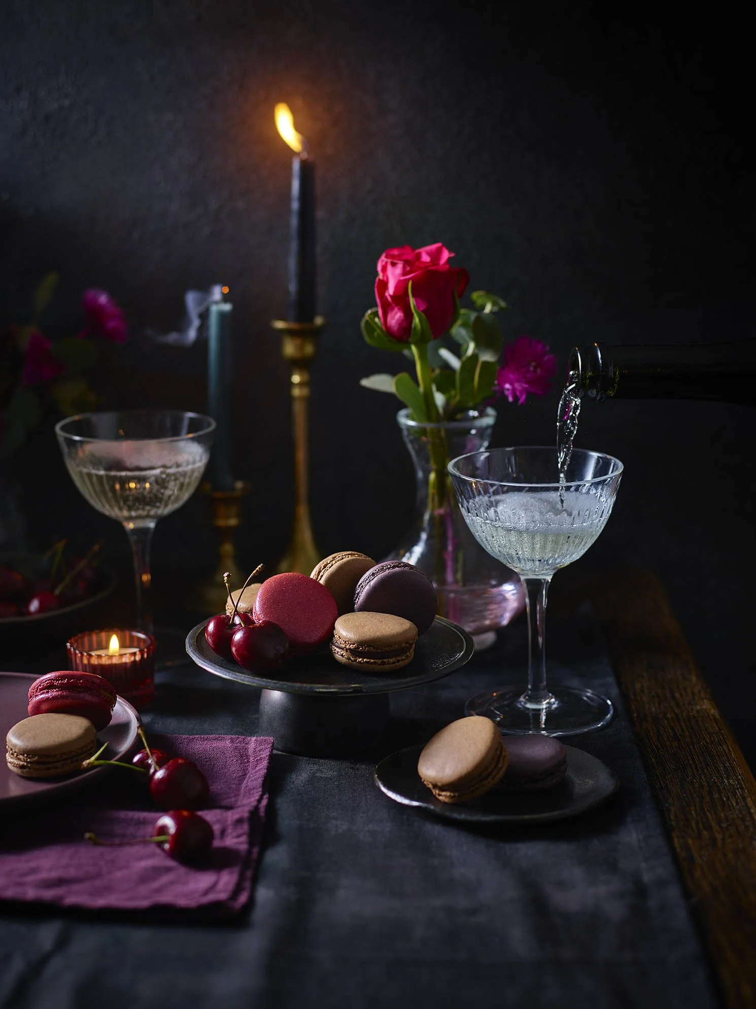 Valentine_Macarons_Pour.jpg