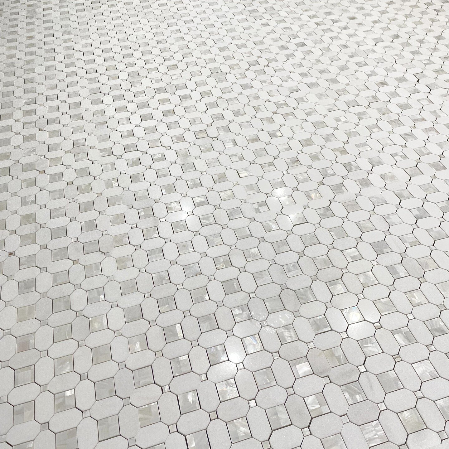 Our renovation project has turned the corner from demo to rebuild. The tile in our primary bathroom is one of my favorite details! 

#thassos #pearltile #jillraedesigns #kingswood