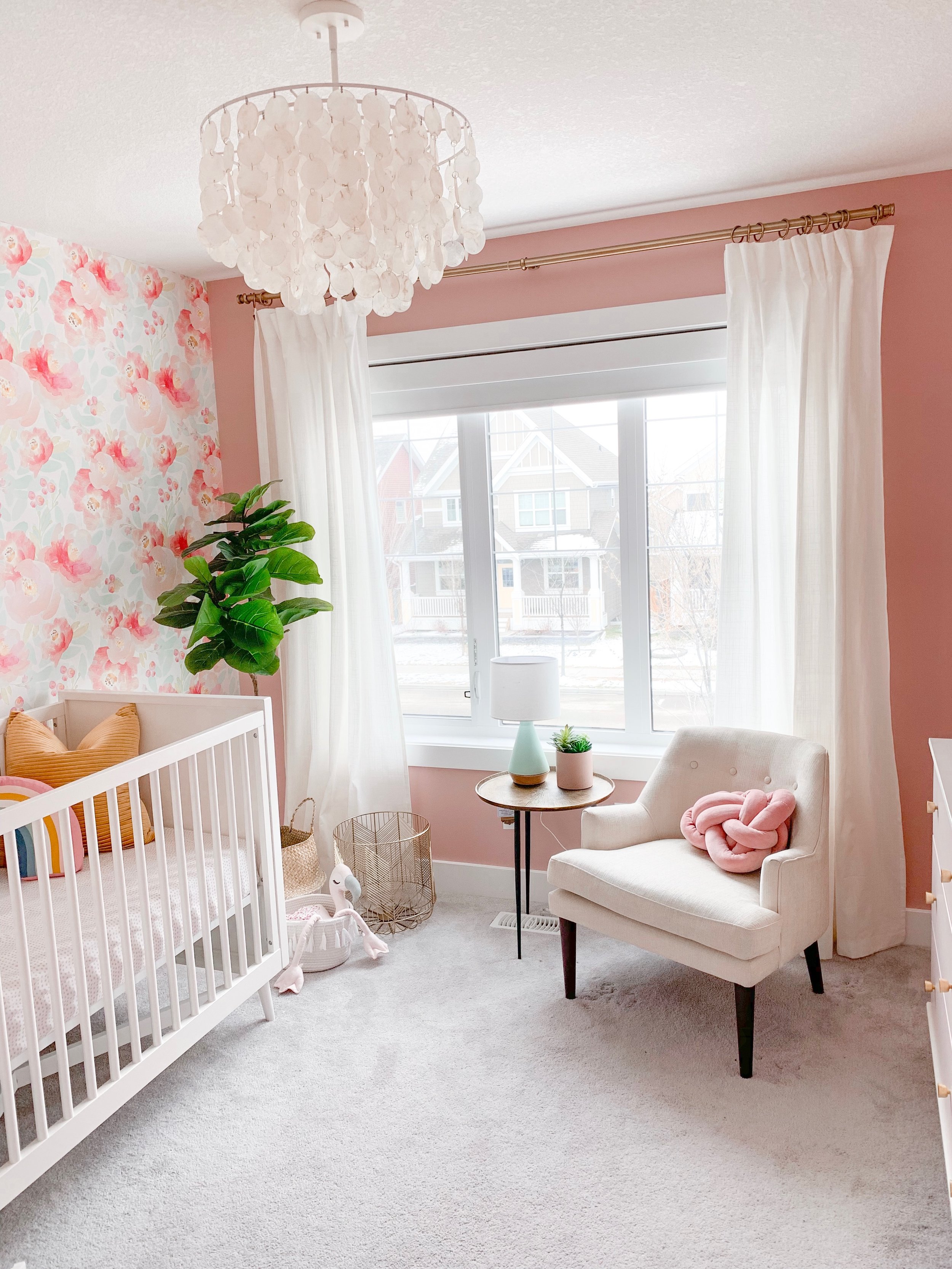 Baby girl pink room 2025