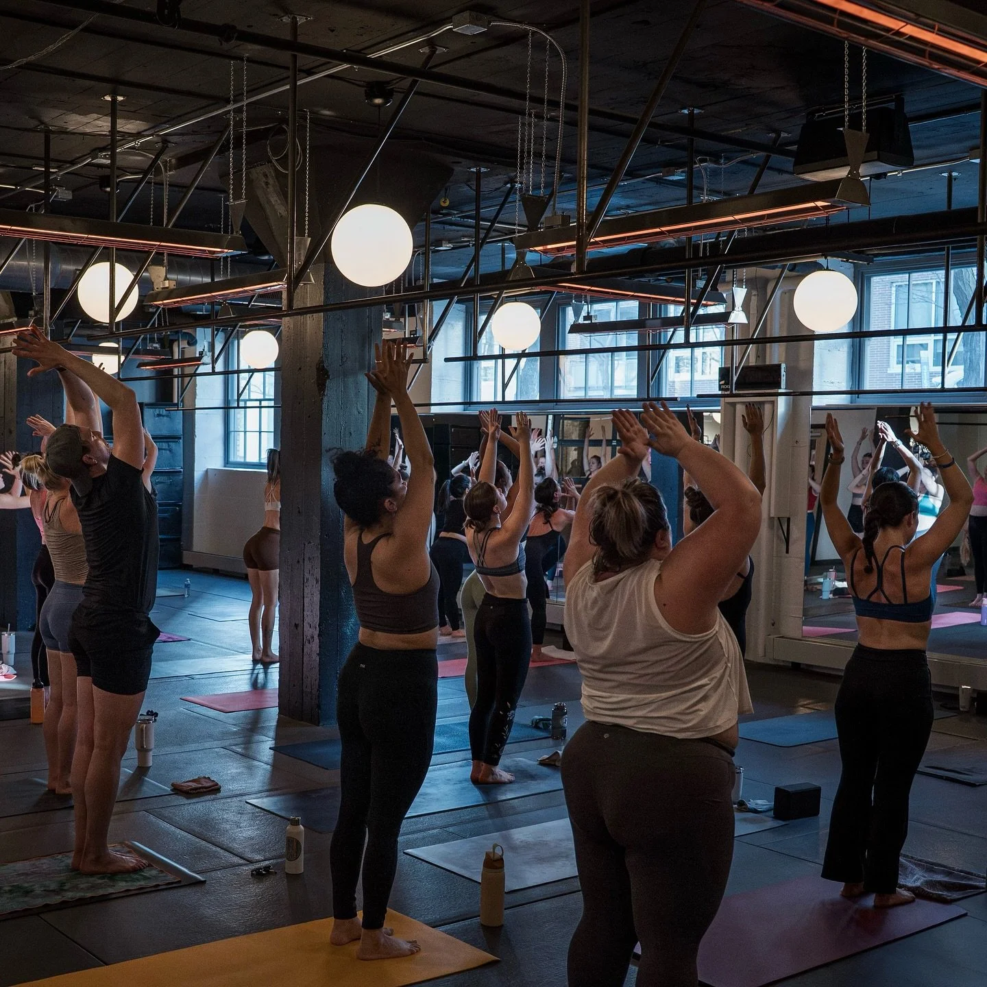 At ONX + Amelia we believe that there is a collective responsibility to community. And we are humbled by and grateful for the power of our community every, single day. 

In light of the impending loss of SNAP benefits, we are hosting a food drive fro