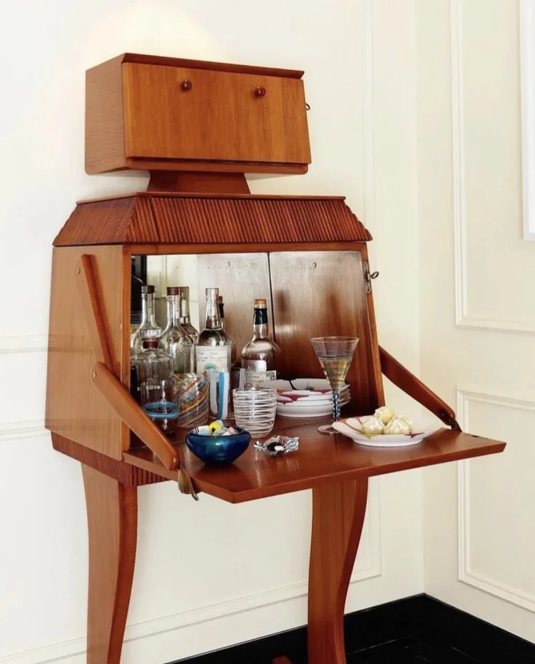Vintage Bars — THE MILLIE VINTAGE