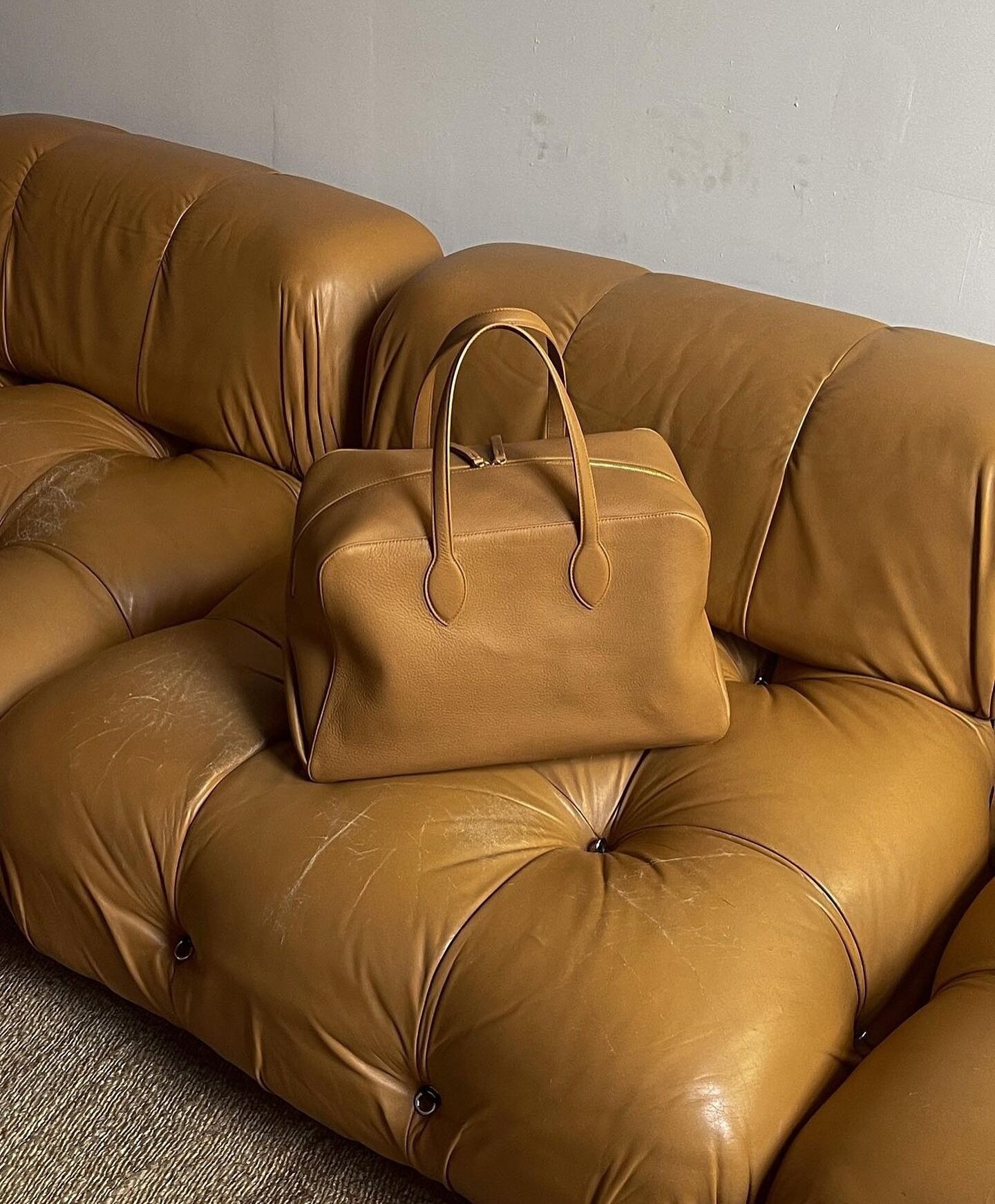 perfect match 👜 camaleonda sofa designed by #mariobellini in 1970