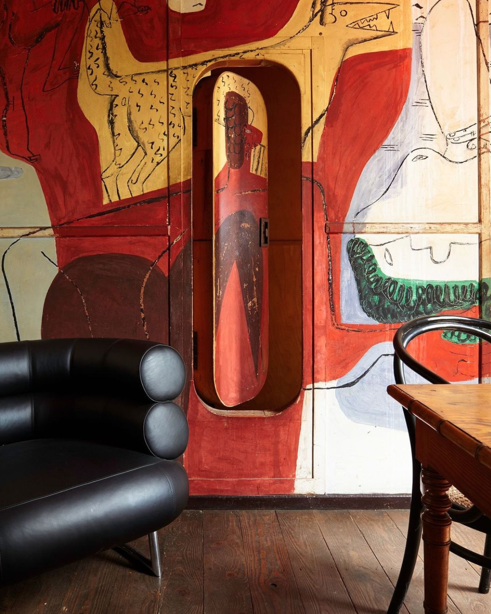 View of a secret passage between the restaurant L’Étoile de Mer and Le Corbusier’s cabanon (1951)