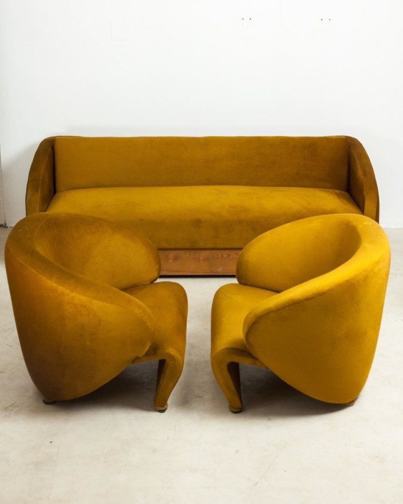 1970s lounge chair and sofa by S&aacute;ndor Bed&eacute;cs