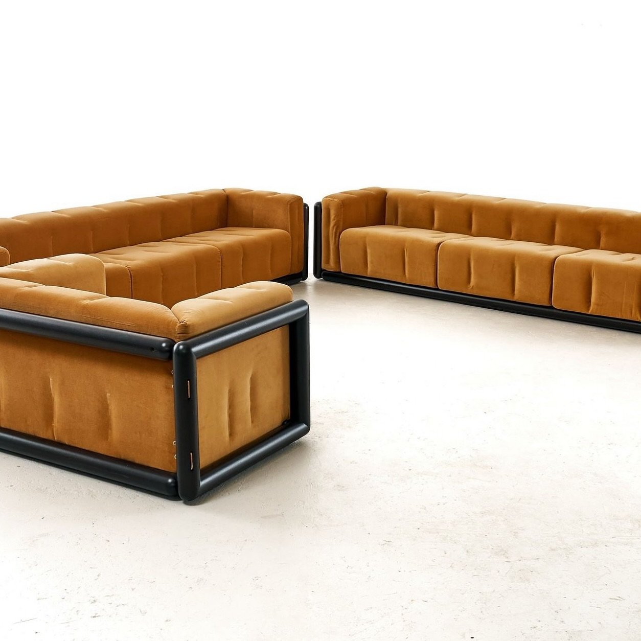&lsquo;Cornaro&rsquo; sofa by Carlo Scarpa for Studio Simon, Italy, 1973 🥃