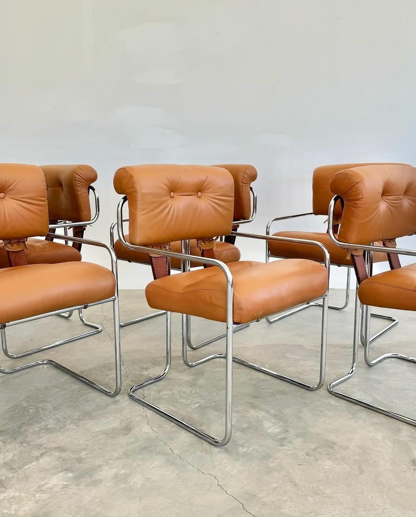 &lsquo;Tucroma&rsquo; chairs by Guido Faleschini, 1970s Italy 🥃