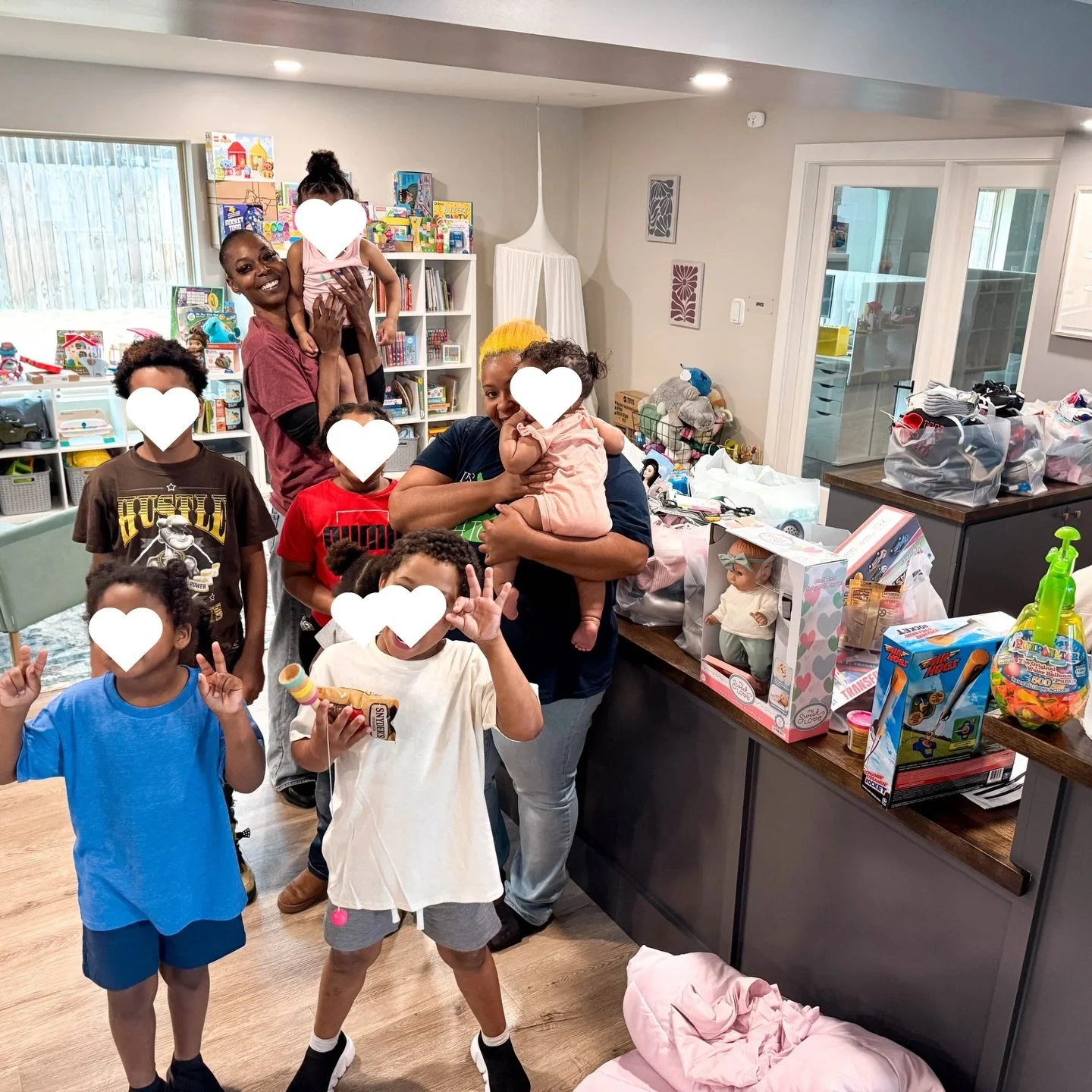 Just one day after being unexpectedly placed with six siblings, two kinship caregivers visited The Closet and walked away with over $1,000 worth of essential items, all at no cost to them!

Thanks to our generous community, this family received essen