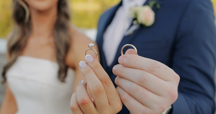 Postcards from Ethan + Haley&rsquo;s wedding💌🎞️

#wedding #weddingvideography #weddingreels #mississippi #tennessee #weddingreels #smallbusiness #weddingfilm #weddingfilmmaker #weddingvideographer #videography #cinematic #trending #mississippiweddi