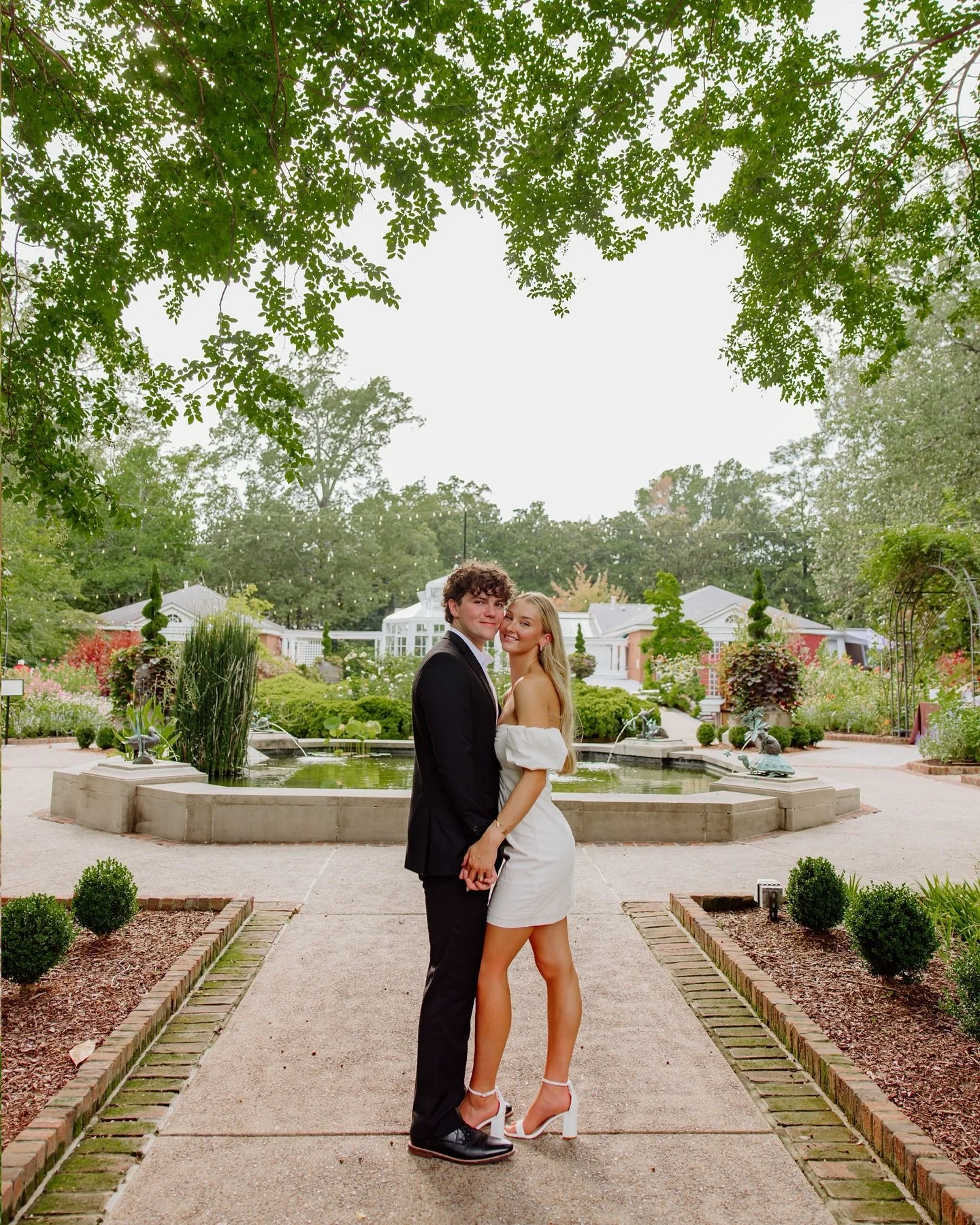 Lauren &amp; Andrew✨🤍

Had so much fun taking @laurenesitton engagement photos and can&rsquo;t wait to get her and Andrew married in October💌