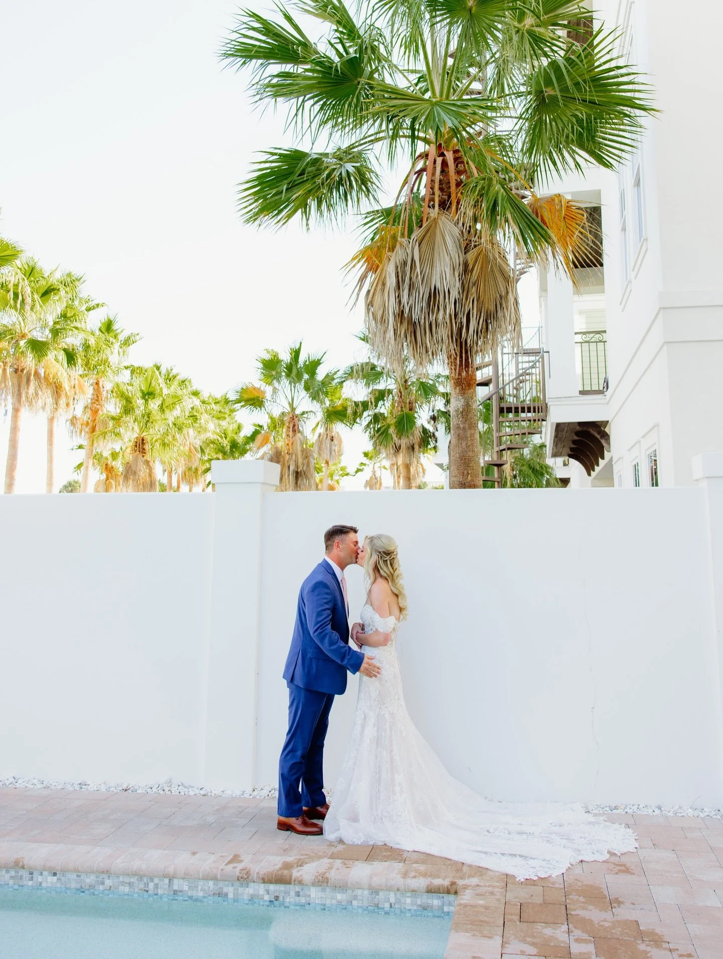 This cold weather has me reminiscing on this warm beach wedding! Swipe to the end to see the best reaction🤭🤍💍☀️

#wedding #weddingphotography #weddingphotos #photography #documentaryphotography weddingdetails mississippi tennessee smallbusiness so