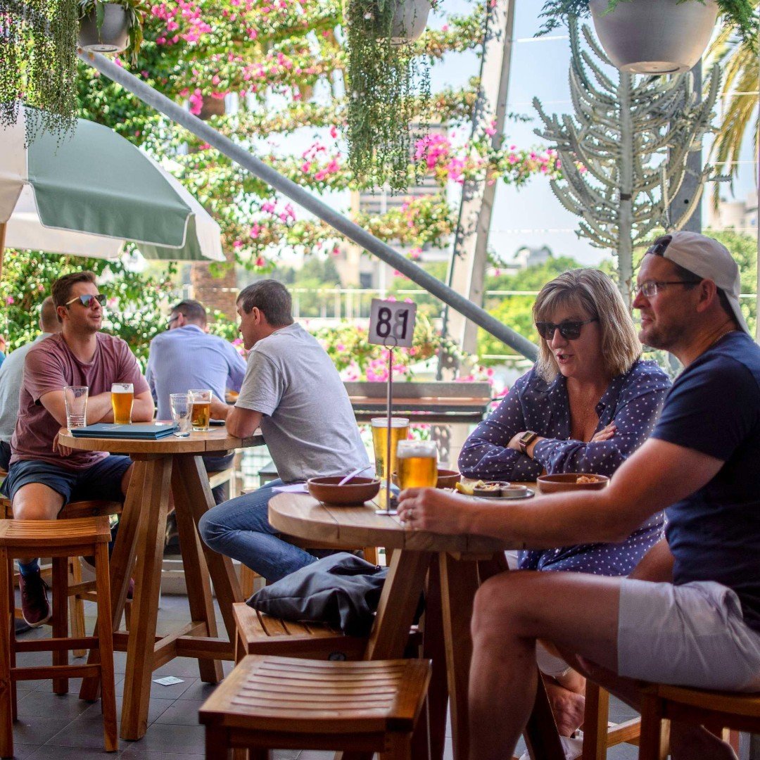 Discover the perfect weekend vibe at Southbeach with our delicious menu, fresh bevs, and live music - all set against the backdrop of beautiful beach views 🌅🍻

Book your table now through the link in our bio!