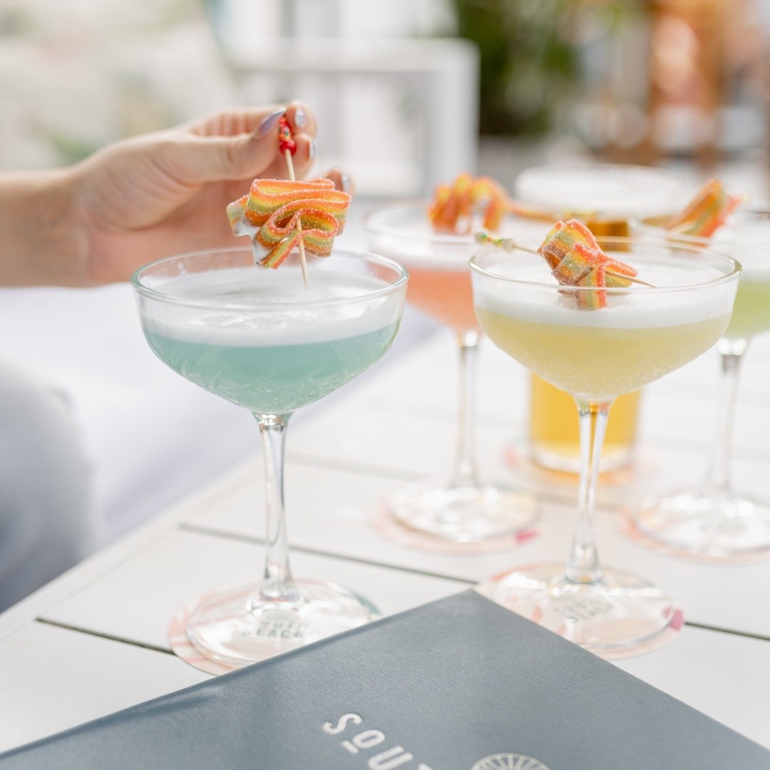 Hit 'pause' on your hustle at Afternoon Delights ✨

Take a moment out of your weekly grind to catch up with mates over Martinis and $10 tapas! 🌴

Every Monday-Friday from 3-5pm at Southbeach.