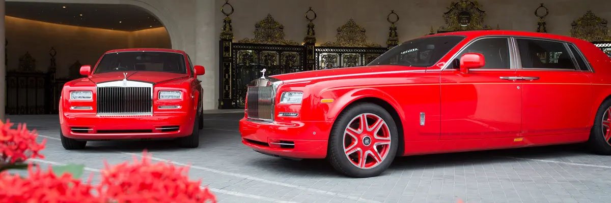 Video Kerala businessman to use a gold RollsRoyce Phantom for taxi  service Indian Twitterati react  India  Gulf News