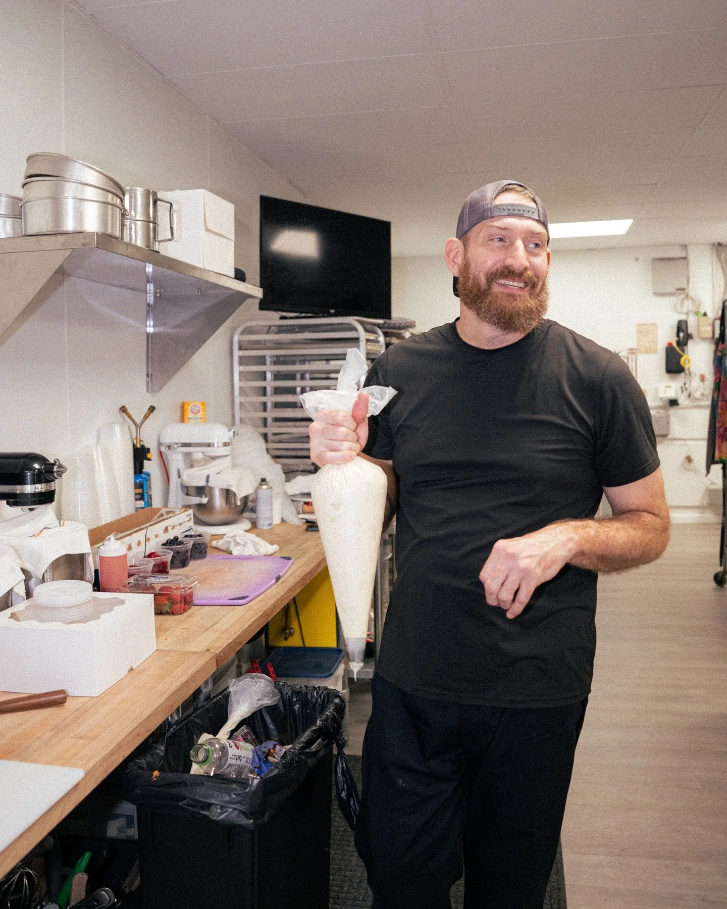 We promise we’re not trying to make any trouble, just fresh cheesecakes for you! 😉 Swing by this weekend and get your fix!
#cheesecake #baker #bakery #columbus #cbus #foodie #fresh #baked #goods #yummy #eatlocal #bexley