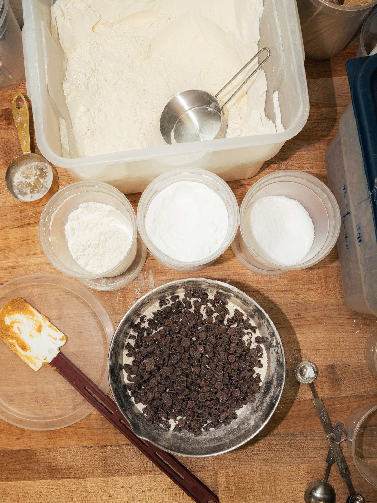 A little bit of this, a little bit of that, and a whole lotta love go into every single one of our baked treats. ❤️ 

We&rsquo;ve got a great selection of cheesecake, cookies, brownies and more in the bakery today, check out our story to see what&rsq