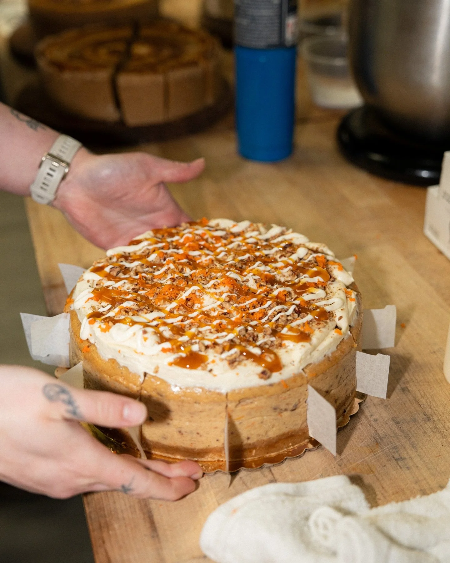 It&rsquo;s Carrot Cake Cheesecake Season 🥕🐰

Watch how we do the final assembly of one of our favorite cheesecakes! Have you tried this one yet?

#carrotcake #cheesecakelover #cbusfoodie #whatsupdoc #columbusfoodscene