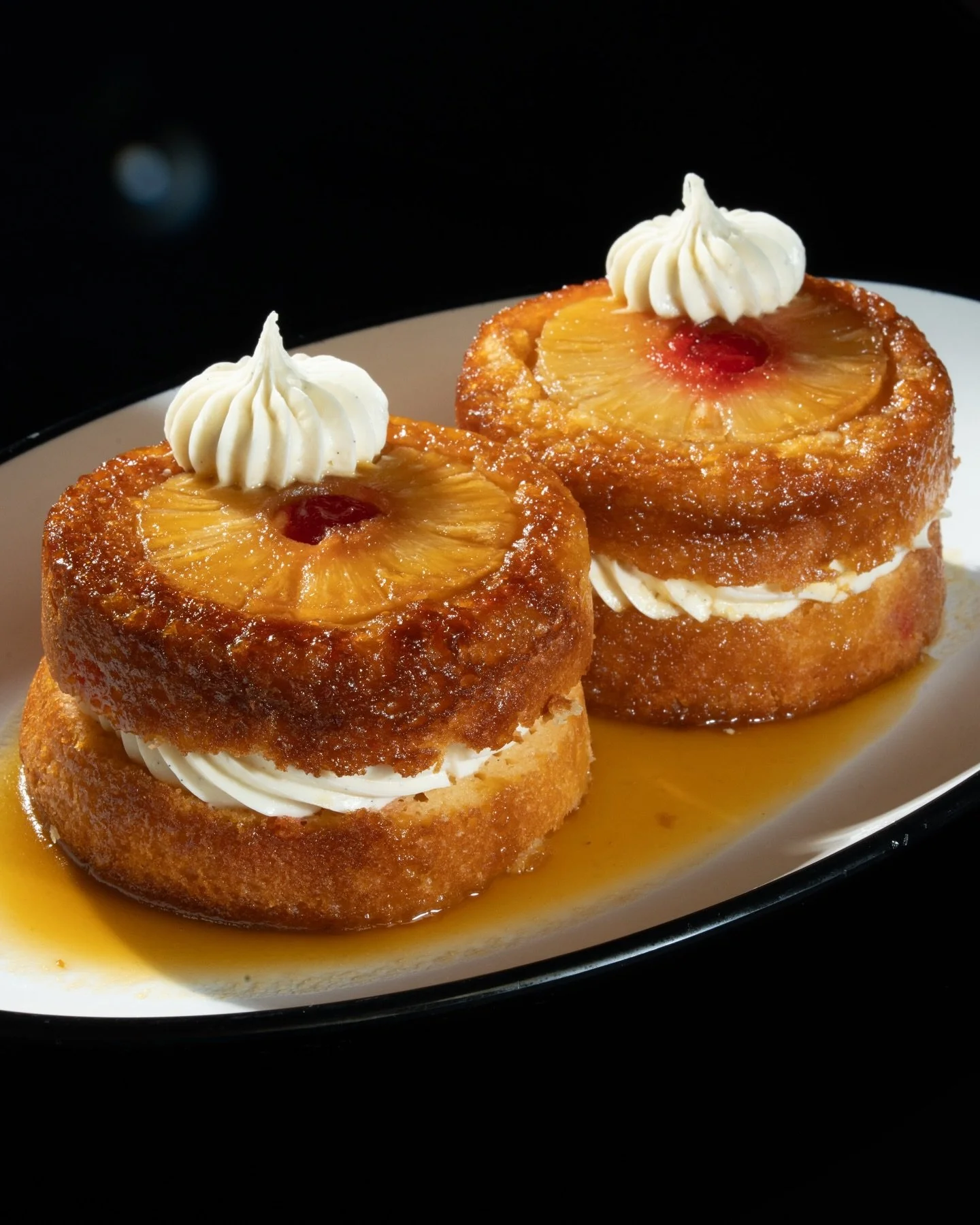 🍍 Start your weekend off right with something sweet that&rsquo;s big enough to share. But we won&rsquo;t judge you if you decide not to share! 🤫

#pineappleupsidedowncake #pineapplecake #cbuseats #foodie4life #cbusfoodscene