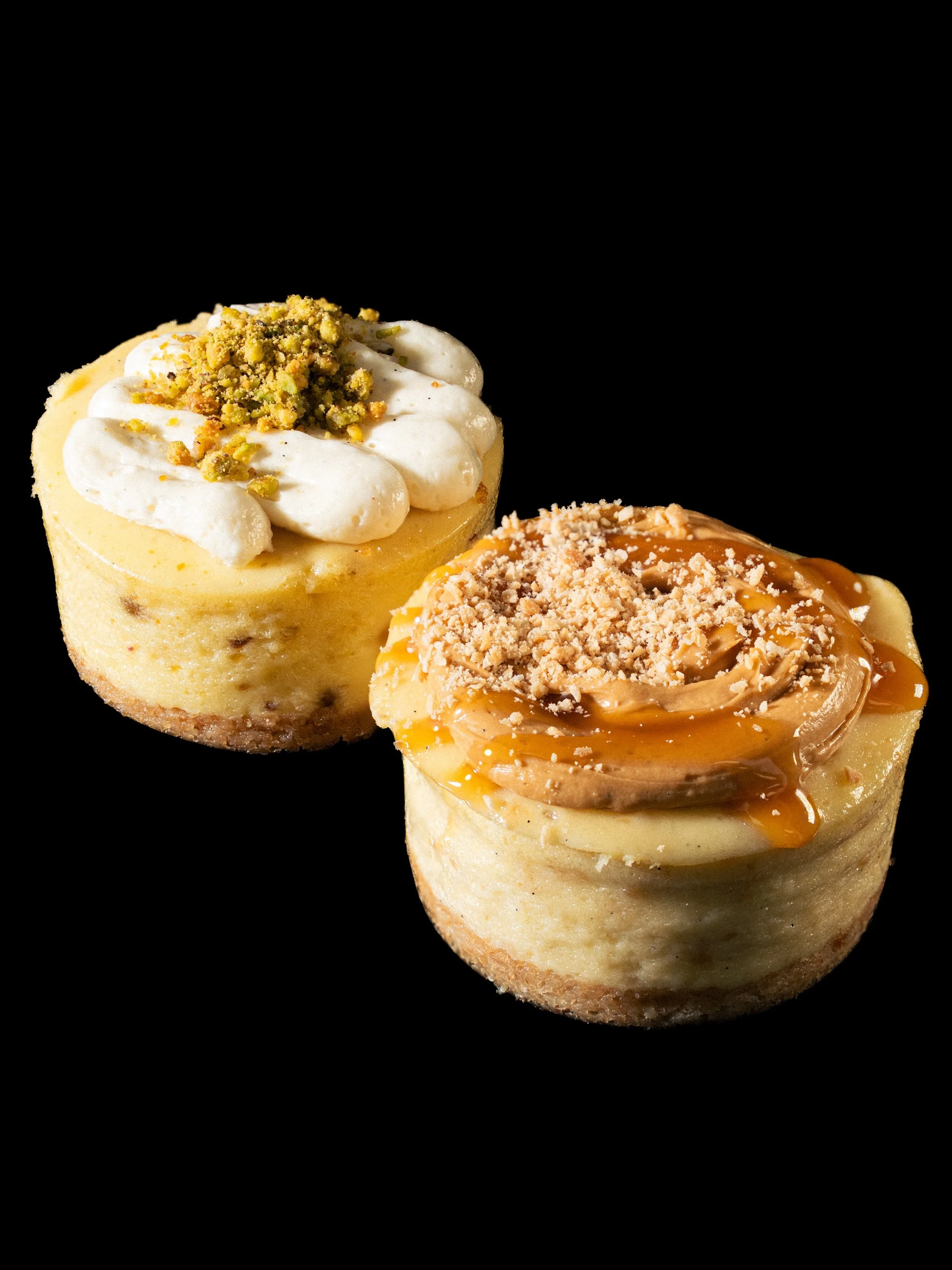 Pistachio and honey or coconut with caramel cream? 🤔 Which flavor would you choose??

#coconutcheesecake #pistachioandhoney #cheesecakelover #cbuscheesecake #614eats