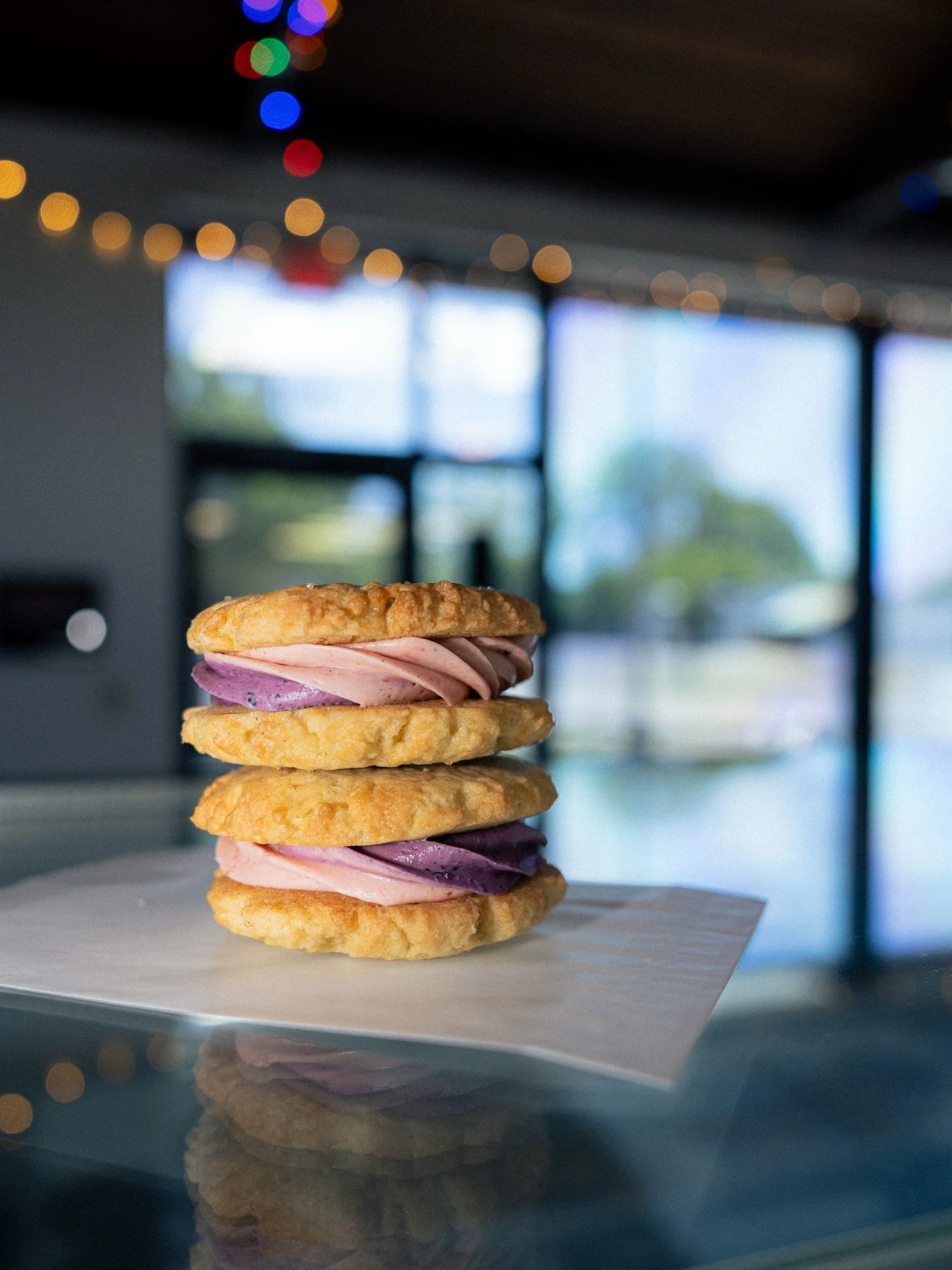 Berries and cream, berries and cream, we&rsquo;re a little bakery that serves berries and cream cookie sandwiches! 🍓🫐

That didn&rsquo;t really flow as well as the old commercial did&hellip;

#berriesandcreamberriesandcreamimalittleladwholovesberri