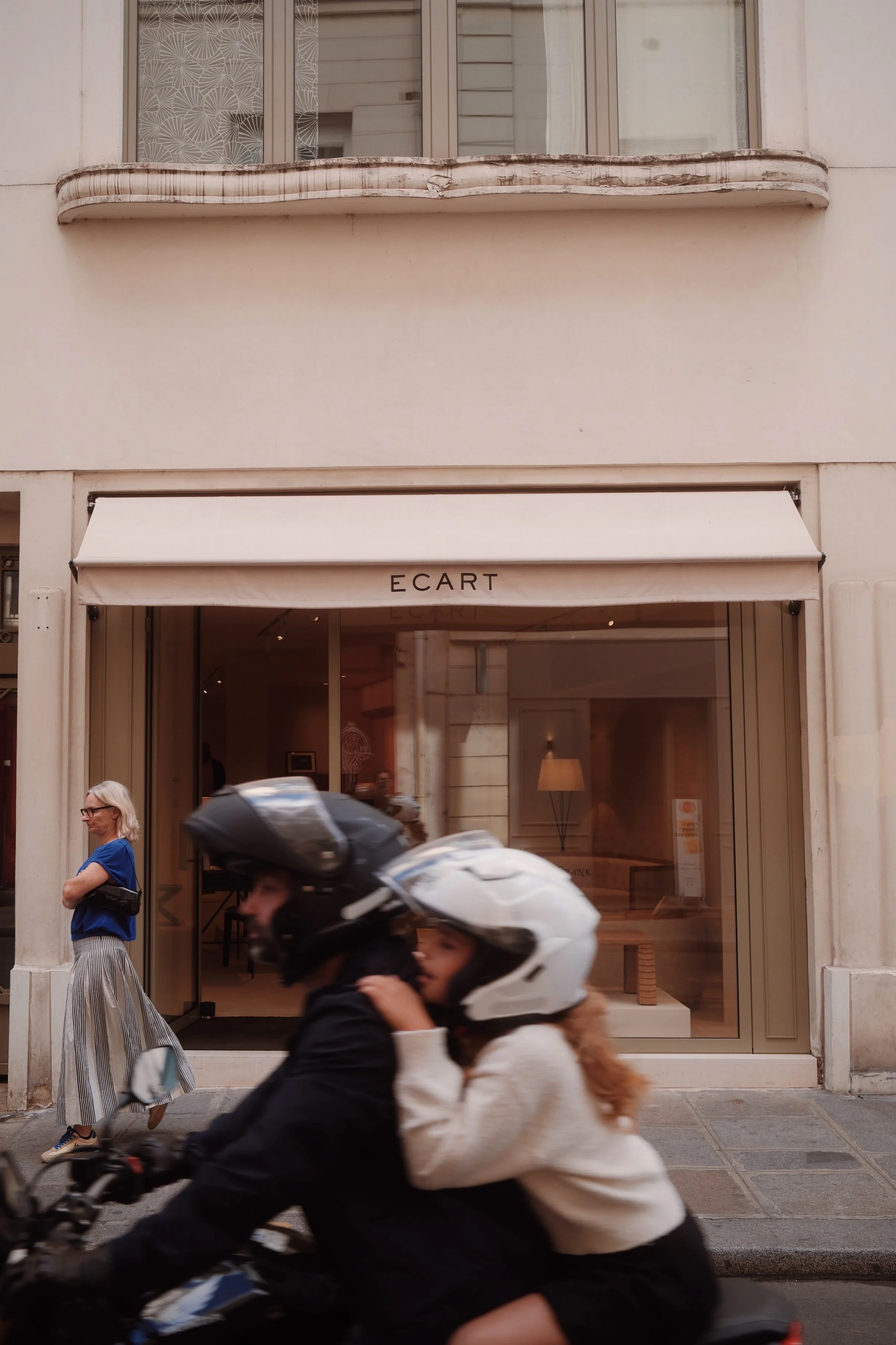 DISCOVERING ECART IN PARIS