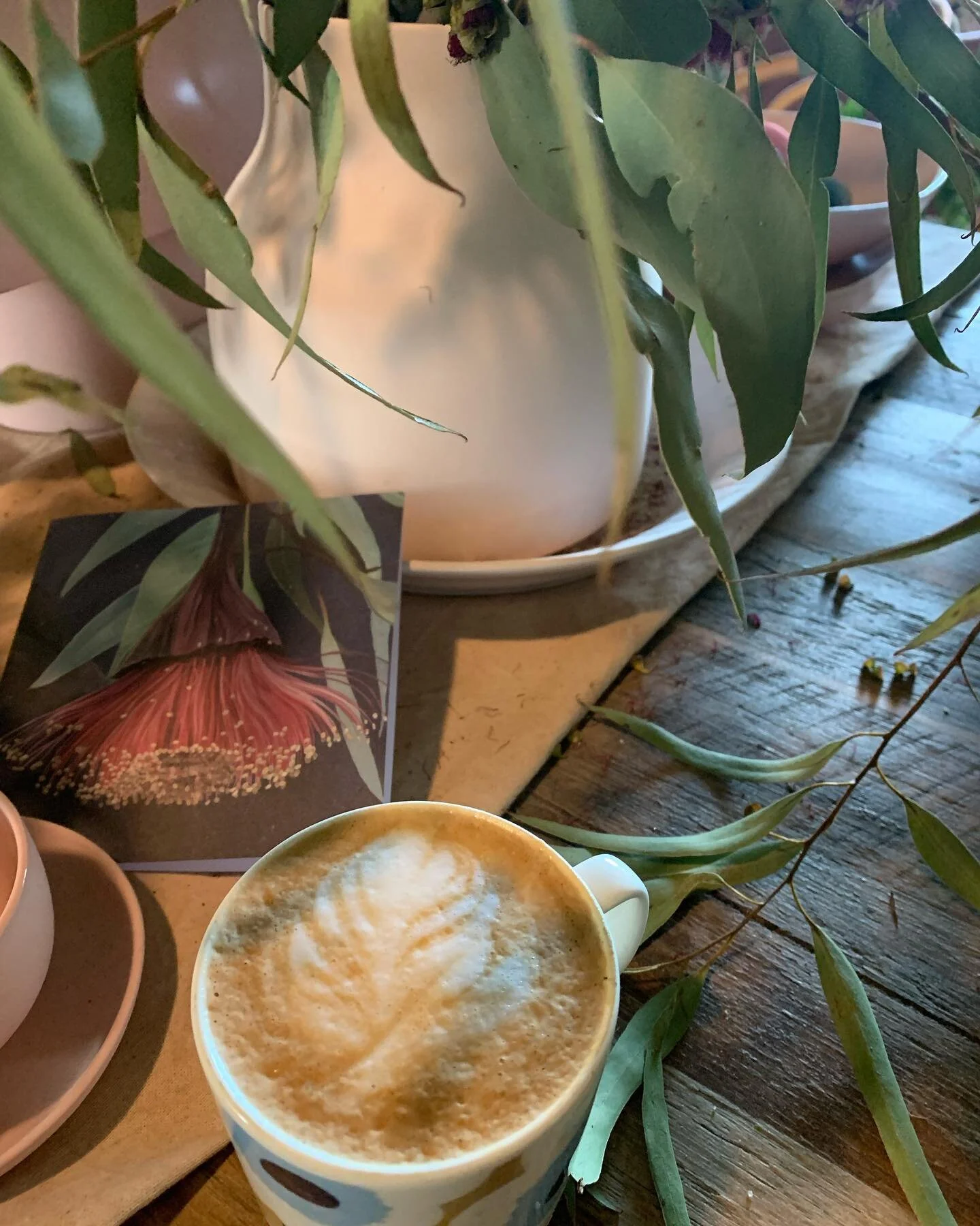Monday morning coffee, trying to summon enthusiasm for the thd day 😀😀

#coffee
#mondayitis 
#pink
#farmlife
#australia