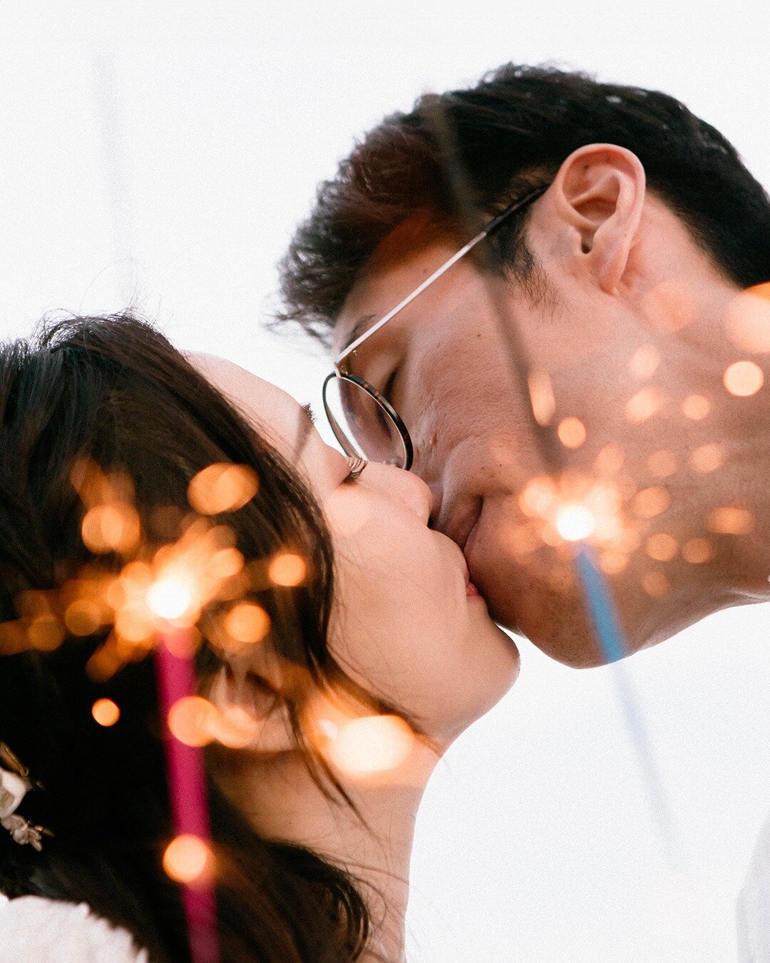with every long walk on the beach, kris and shijie discover new treasures in each other's hearts as they explore the depths of love by the ocean's edge 🌊❤️ 
.
for more info on our 2024 pre wedding packages, reach out to us by sending us a direct mes