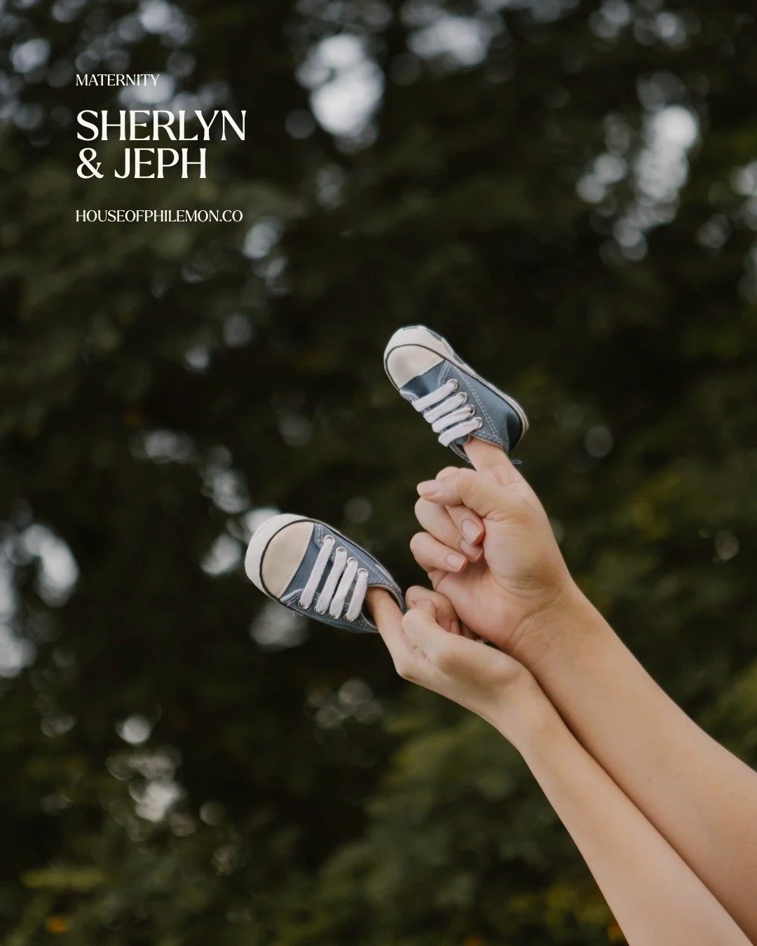 tiny shoes waiting by the window
hands resting on love made visible
the quiet glow of a story just beginning
.
for more info on our 2025/2026 maternity and family packages, reach out to us by sending us a direct message
.
.
.
#maternityphotography
#h