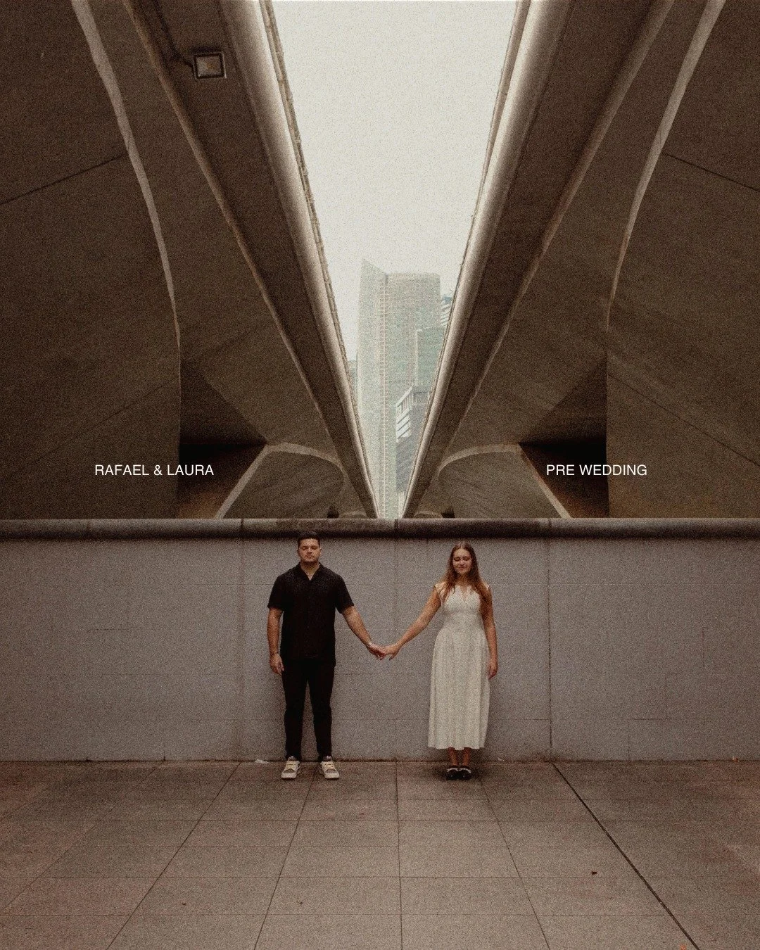lines, symmetry, space.

the city feels massive,
but somehow it frames them perfectly.

between concrete and chandeliers,
they found their own quiet.

#houseofphilemon
#documentinglifesbest
#prewedding
#sgprewedding
#coupleshoot