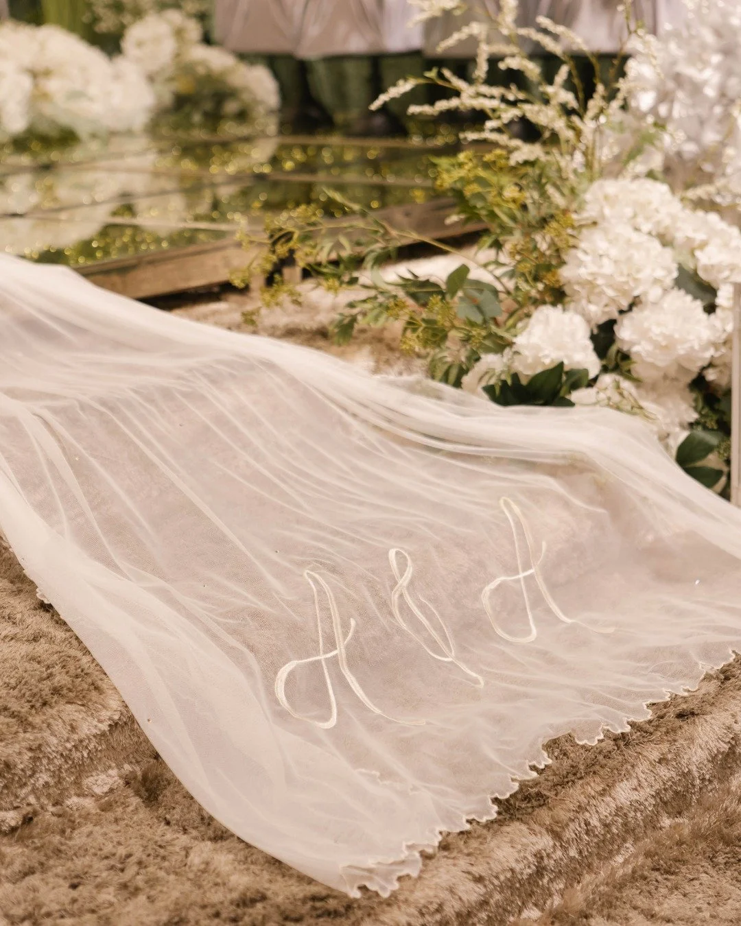 A wedding held not just by vows,
but by people.

Laughter, music, movement &mdash;
every step echoed by those who came to witness it.

This was never a quiet love.
And it wasn&rsquo;t meant to be.

&mdash;
GROOMSTYLING
@trgroomstylist

MUA
@ibtisamal