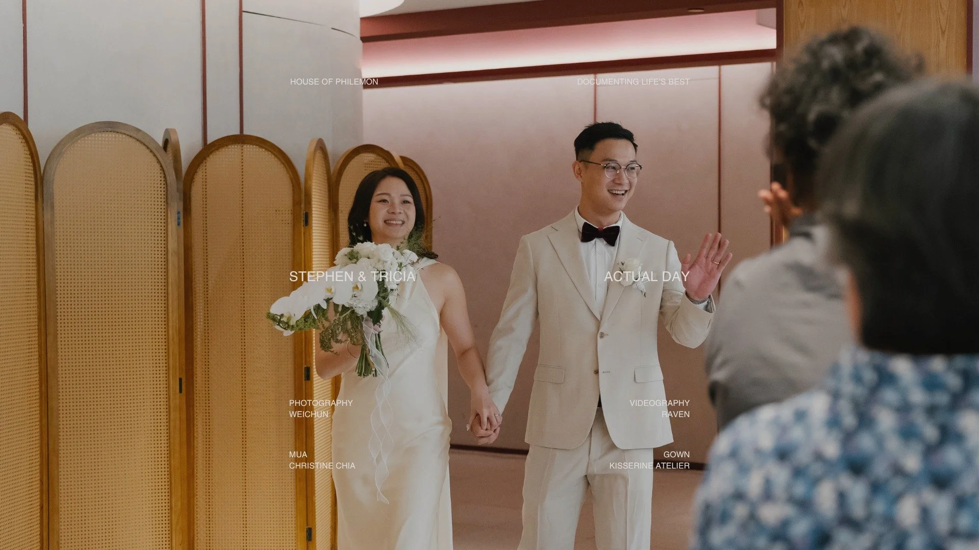for tricia and stephen.
a bouquet in hand.
a small wave.

the kind of laughter that makes a room soften.
their day carried itself gently,
with love close enough to touch.

@trishbishh__ @cycling_muscleman

gown @kisserine.atelier 
mua @christinechiam