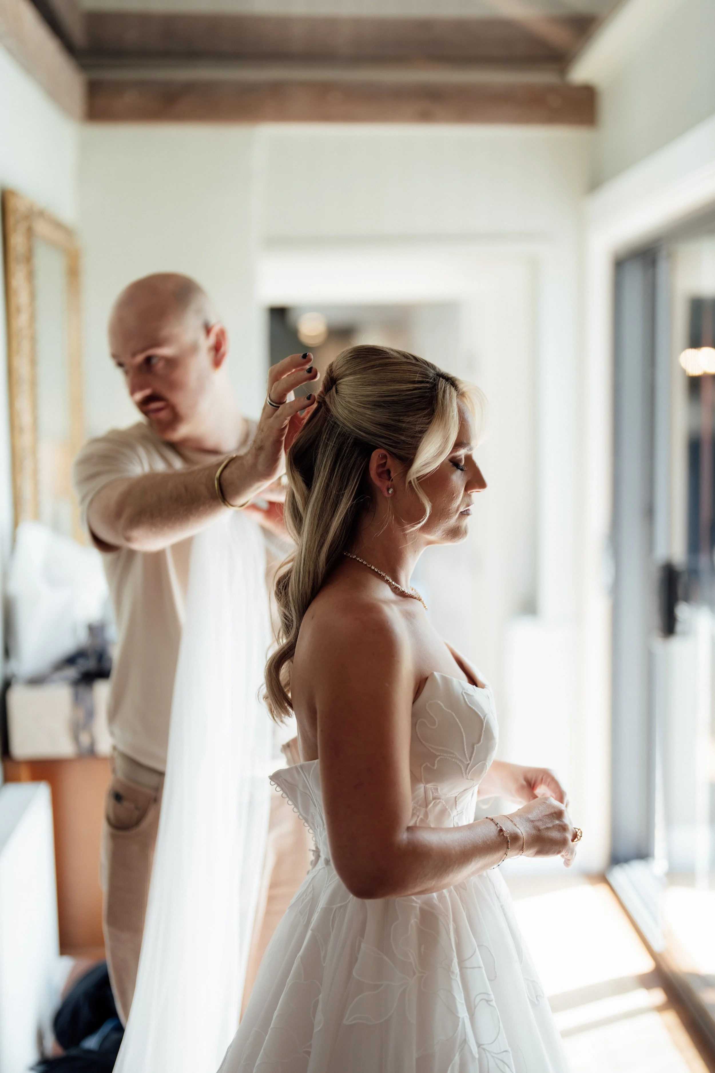 southern-highlands-wedding-hairstyle-half-up-half-down-soft-glam-waves