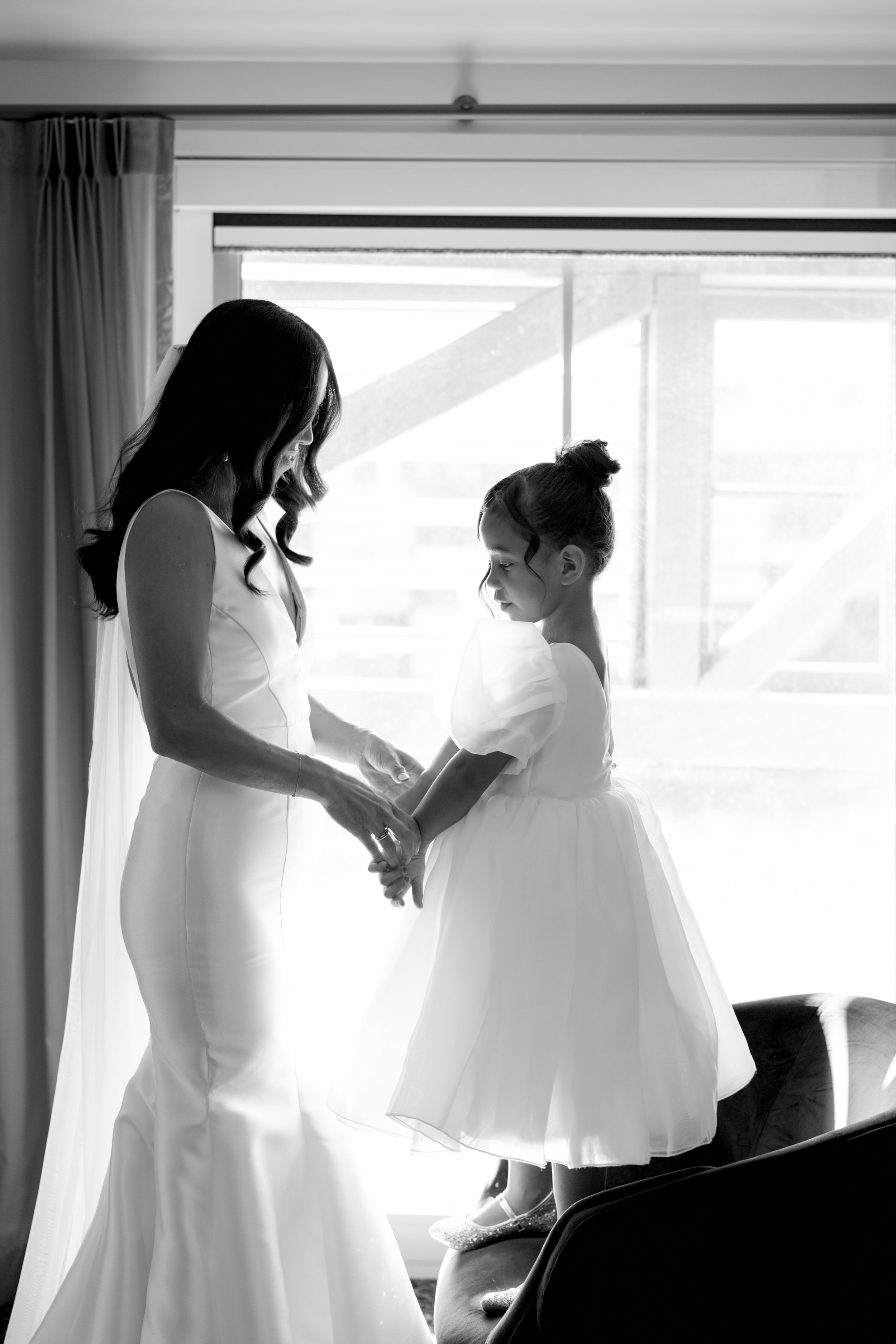 Sydney Based Wedding hairstylist creates soft glam waves for bride at Pier One in Walsh Bay, Sydney