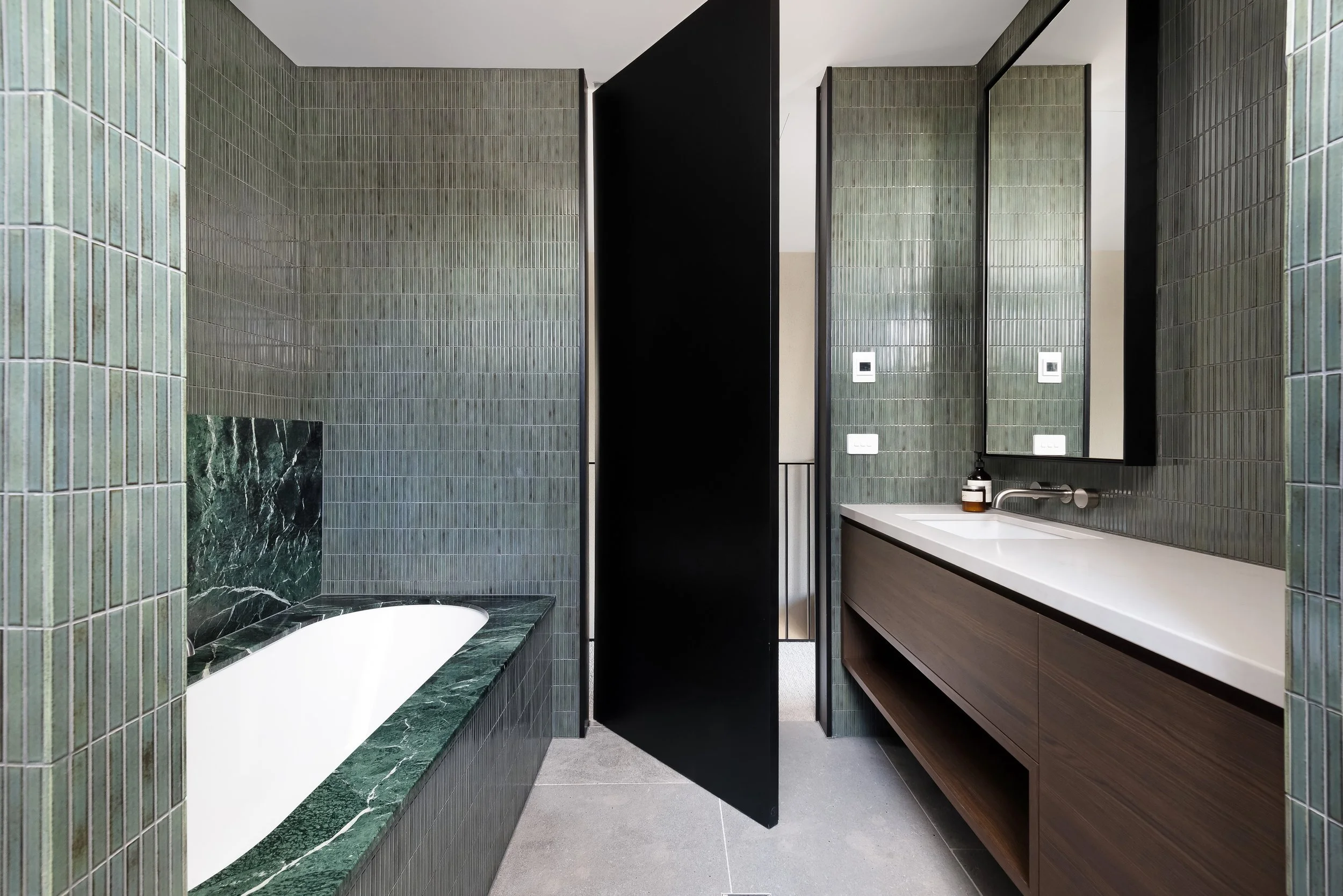 RedHill upstairs bathroom.jpg