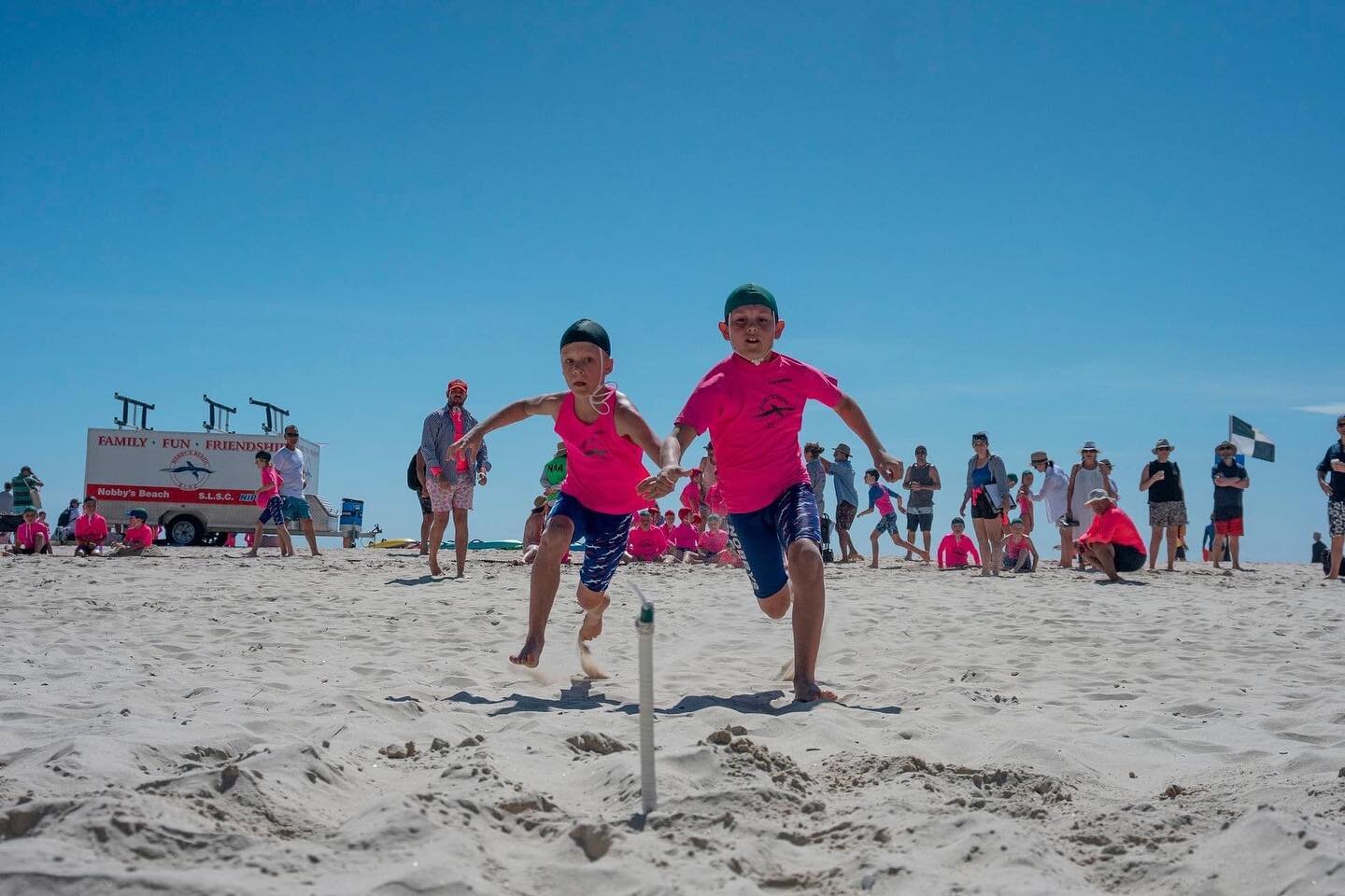 Nobby&rsquo;s Nippers ~ Back next weekend, Saturday 14th Jan, 8am ❤️🤍💙 
&bull;
&bull;
&bull;
&bull;
@lifesavingqld #nippers #itsarippertobeanobbysnipper #lifesaving