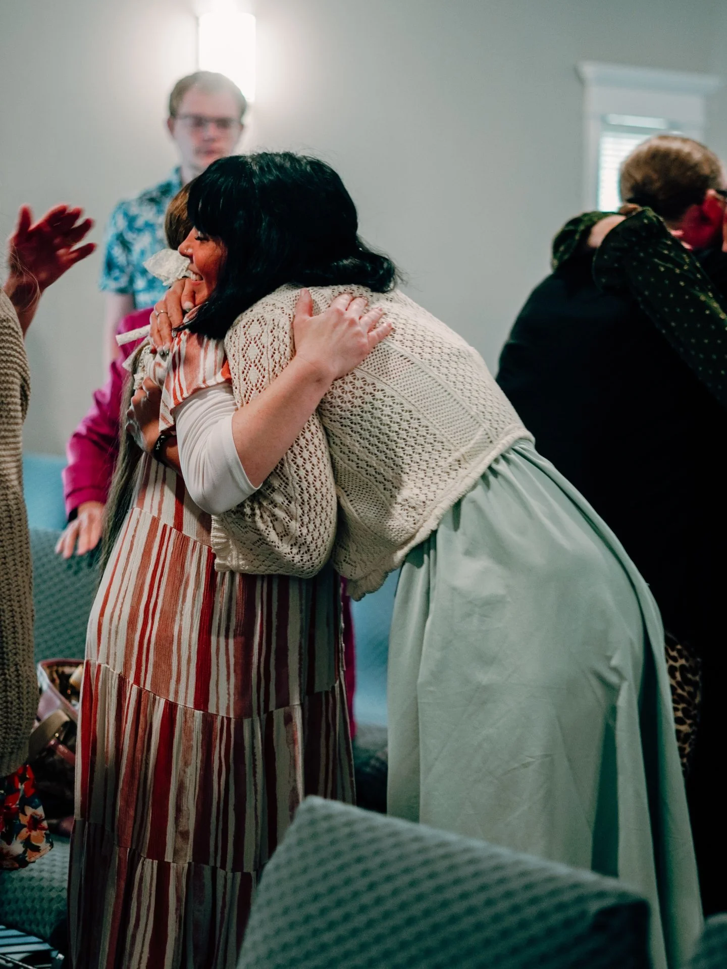 What an incredible Pentecost Sunday! 🔥🙌
We experienced powerful worship, life-changing moments, and the presence of God in a special way. We're so thankful for our church family and all that God is doing at Meta Church.
Swipe through and relive som