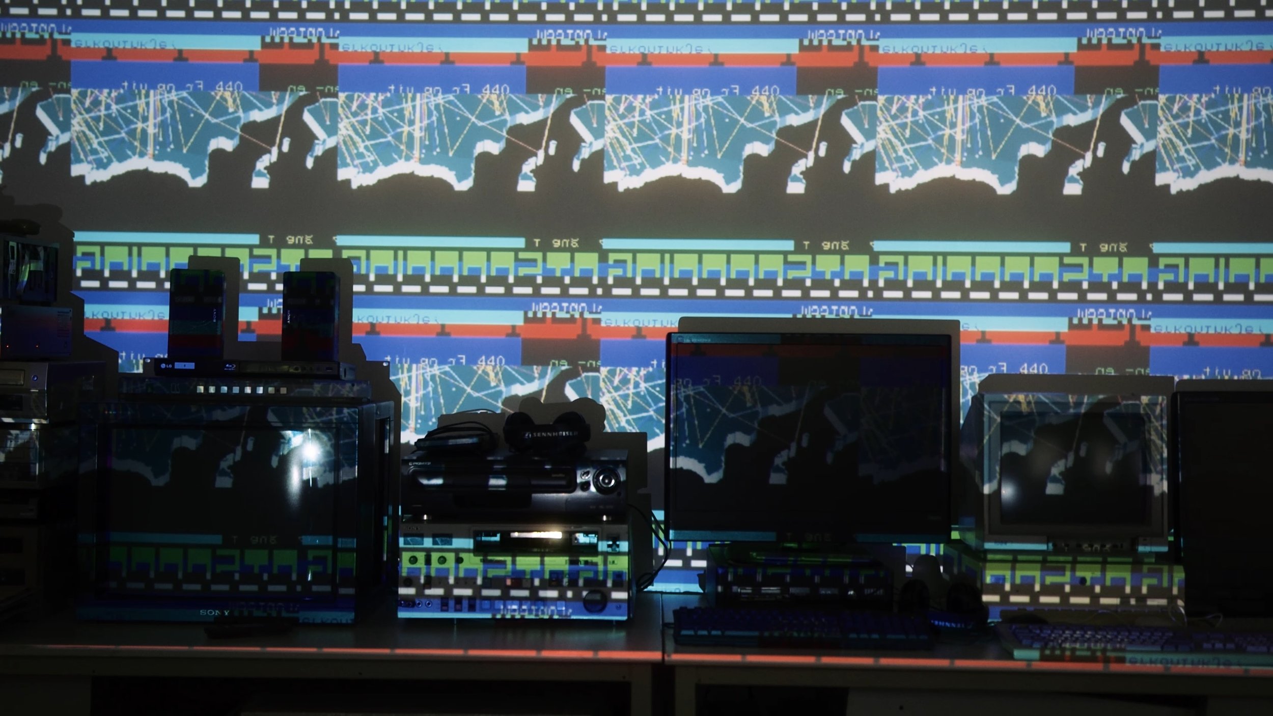LI-MA Who cares for netart v8 h264 (4K)_00013004.jpg