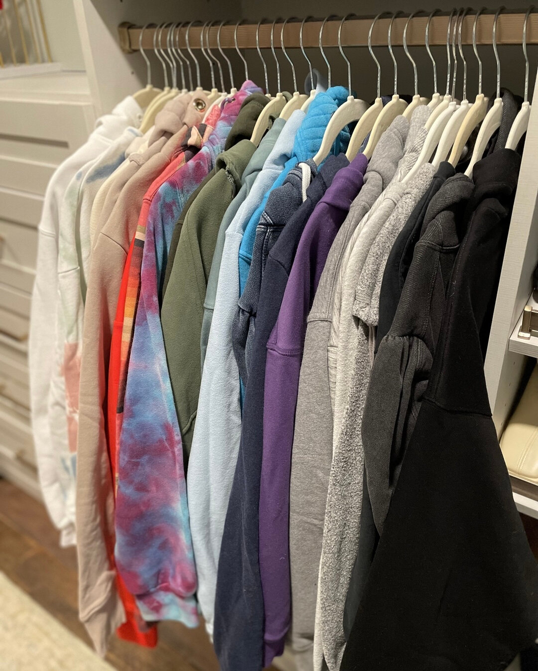 It&rsquo;s sweater weather people&hellip;are you ready?!?!​​​​​​​​
​​​​​​​​
Be honest with yourself. Are hoodies the things you grab the most? Make them a shining star in your closet by having an easy grab and go area.