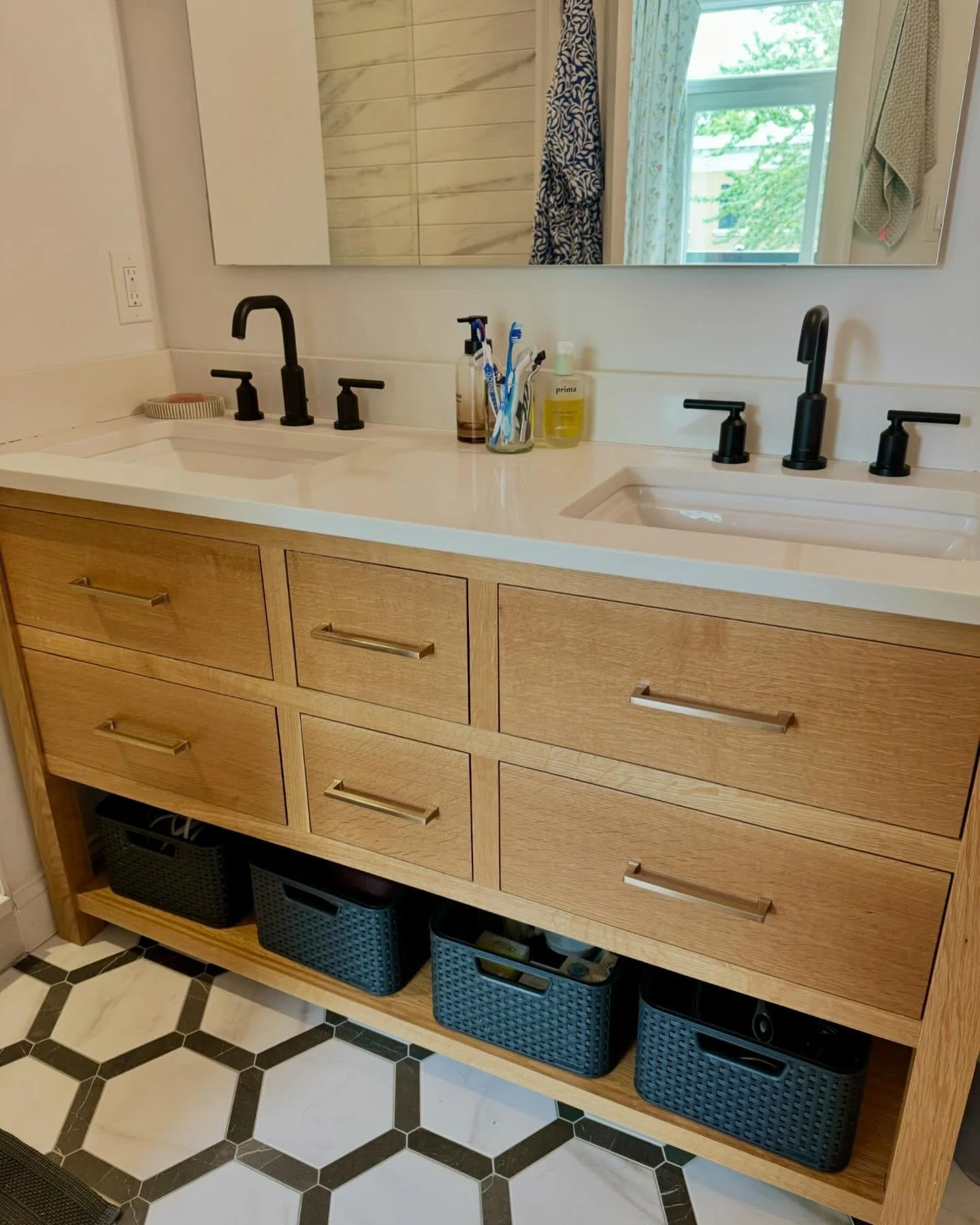 Transform your space, transform your mind. 🧹✨ 

A tidy counter isn&rsquo;t just about order&mdash;it&rsquo;s a reflection of clarity and calm. When we declutter our surroundings, we clear the path for peace and productivity. 

Ain&rsquo;t nothing be