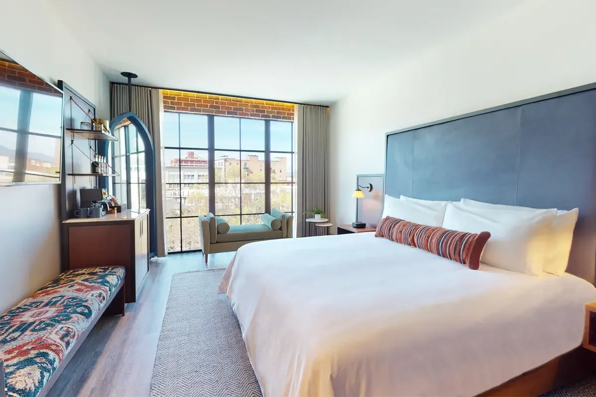 studio-suite-1.webp (Copy) (Copy)