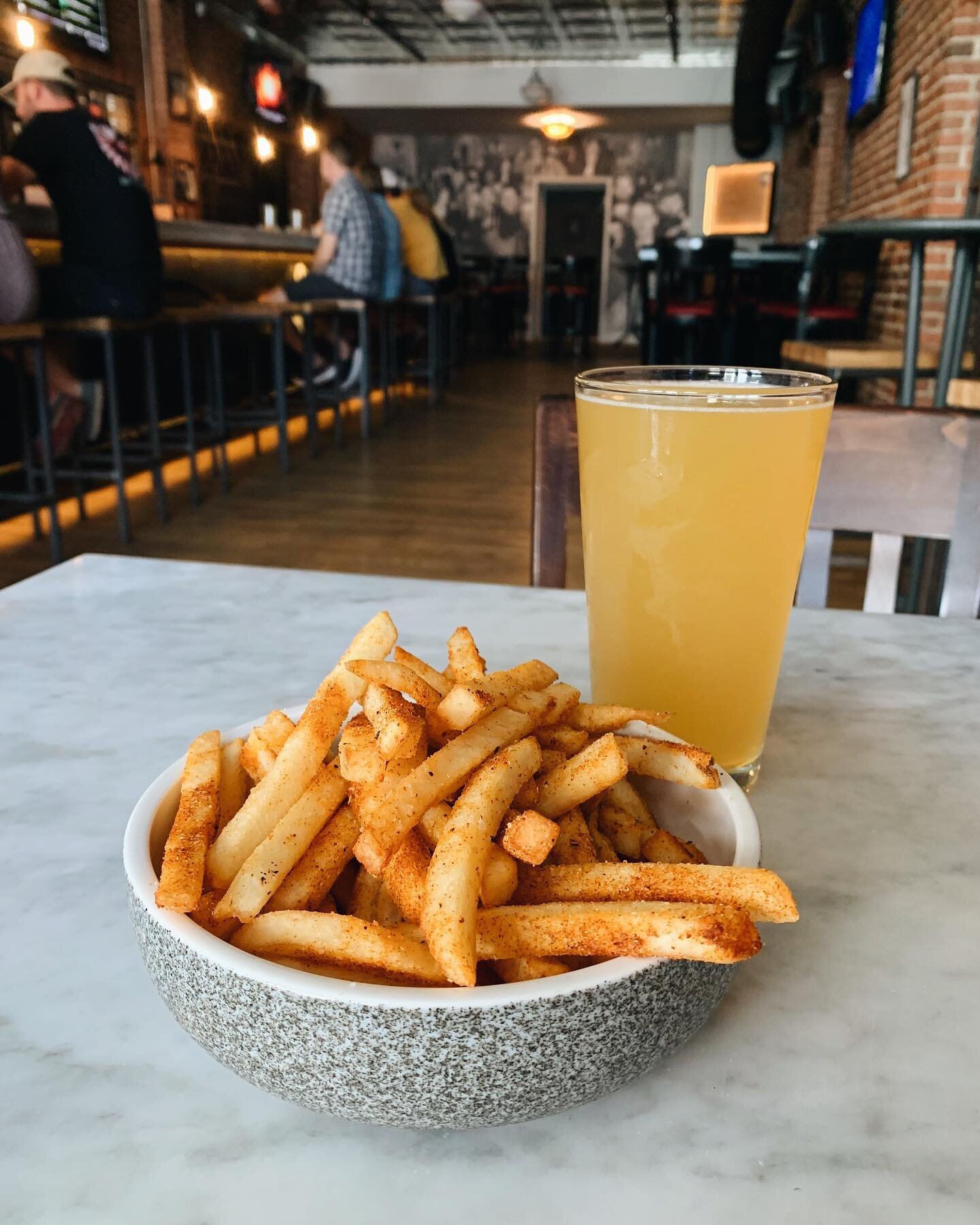 Pop in for some hot, crisp seasoned fries and a cold Dr Dank Daily Haze by @wickedweedbrewing ok this rainy Pittsburgh day! 

Doors open at 11am, right off 19th Street! Check out our 12 rotating drafts, classic cocktails, and Market Menu for a delici