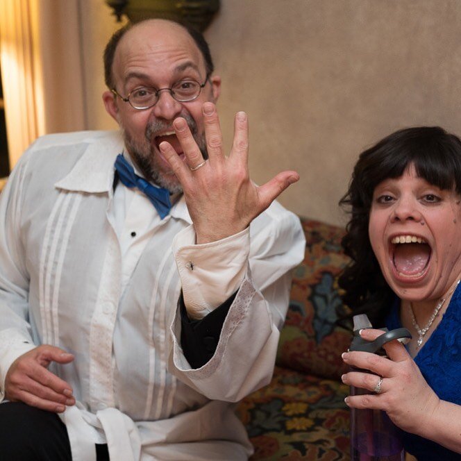 Love in time of the Corona virus! #creativemweddings #weddingseason #loveauthentic #ftwotw #chicagocouples #theknot #chicagoelopementphotographer #smpweddings #shesaidyes #realweddings #weddingportraits #weddingchicks #risingtidesociety #loveintentio