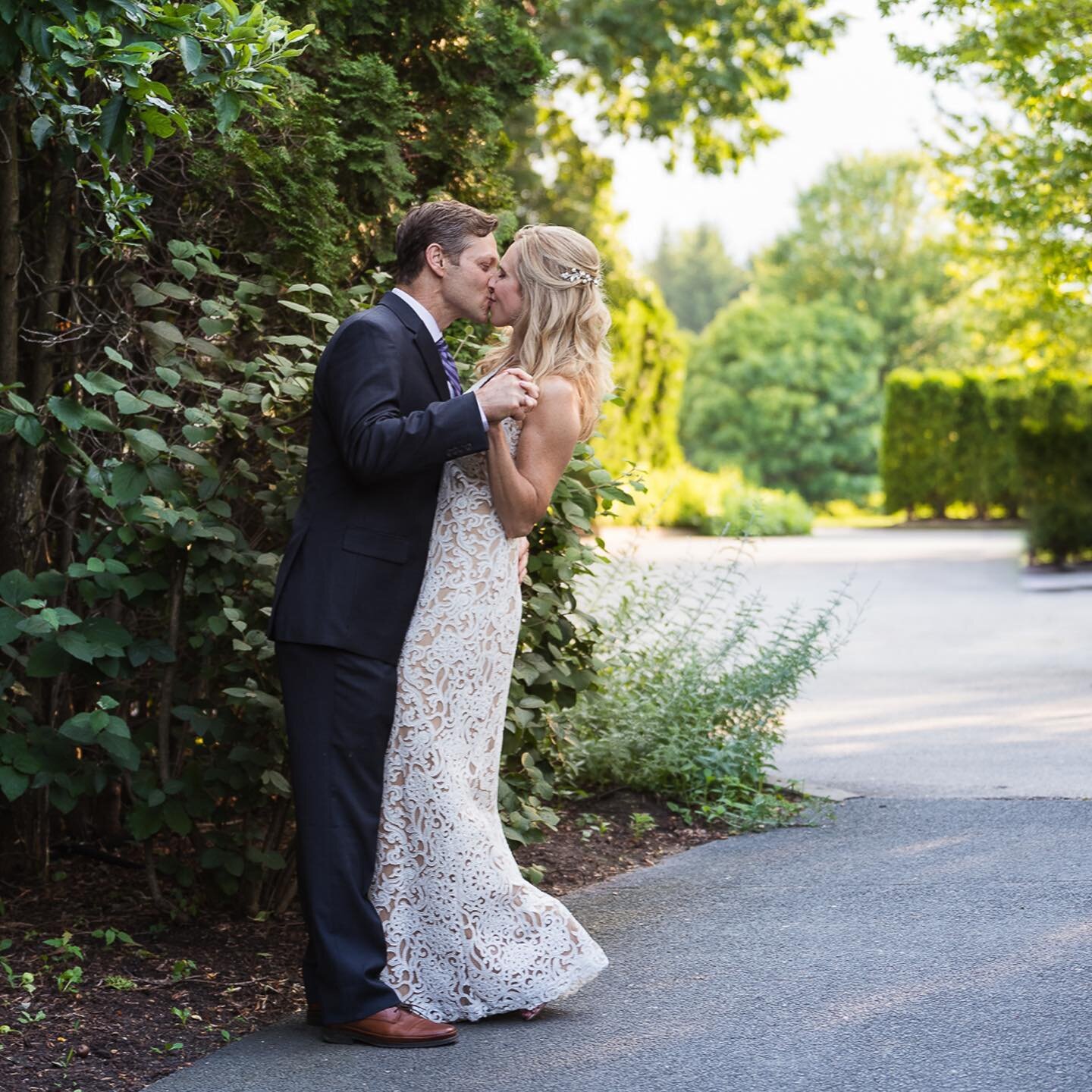 Perfect summer day for this gorgeous botanic garden wedding! Congratulations Debby and Victor! 💗#creativemweddings #weddingseason #loveauthentic #ftwotw #chicagocouples #theknot #chicagoelopementphotographer #brideandgroom #smpweddings #shesaidyes #