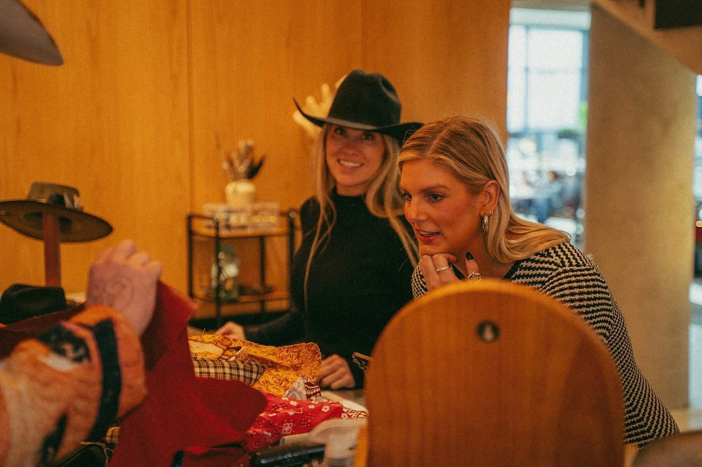Be part of the process 🤠 From start to finish, create your own cowboy hat&mdash;the Nashville way.

#americanpainthat #cowgirl #style #fashion #nashville #tennessee