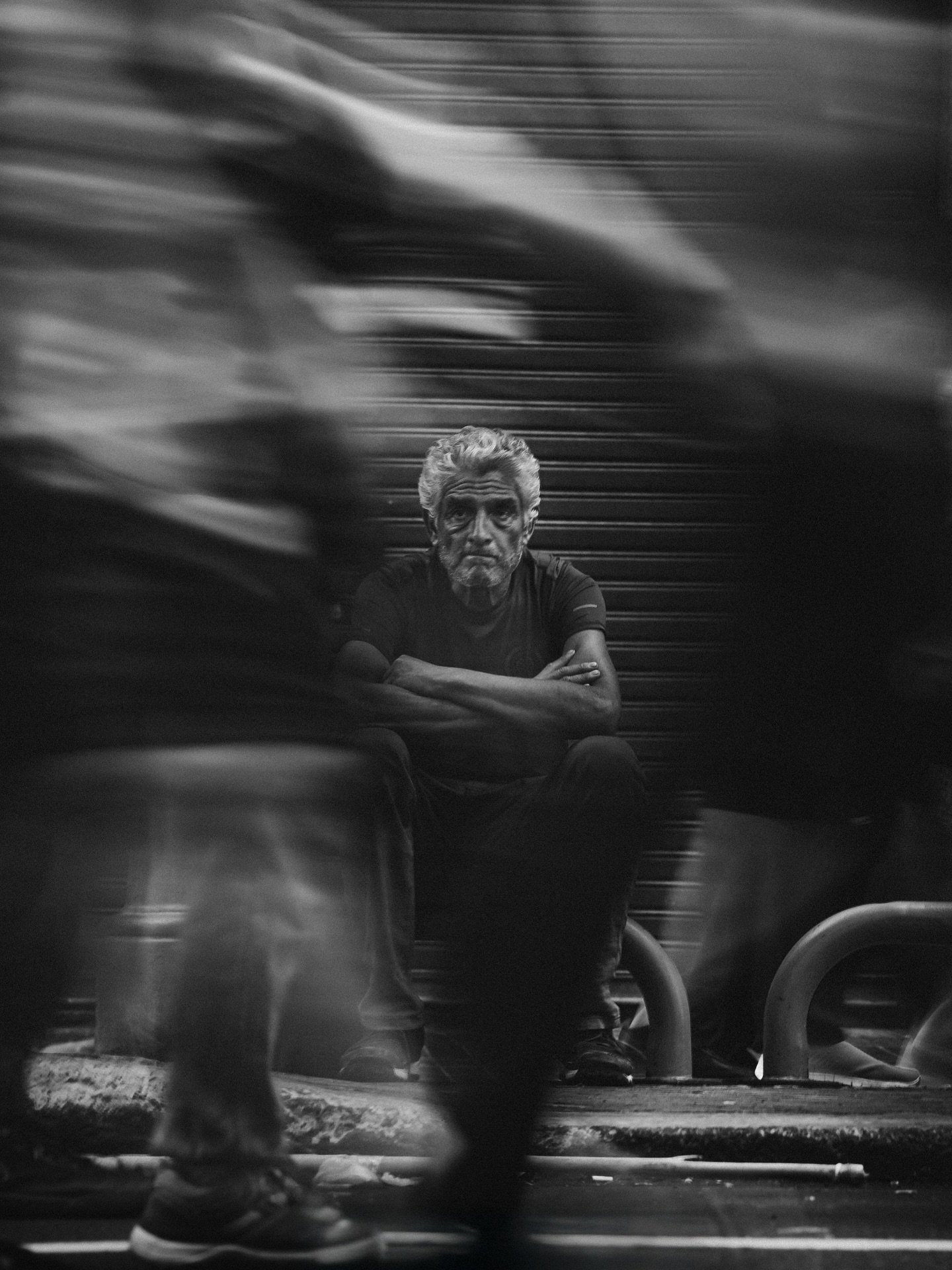 Blink and it’s gone.
Shoot and it’s yours.
Unexpected beauty, caught on instinct.
.
.
.
#unexpectedbeautybytamron #StreetPhotography #StreetPhoto #DocumentaryPhotography #Marcha #ProtestPhotography #ArgentinaStreets #Photojournalism #Ever