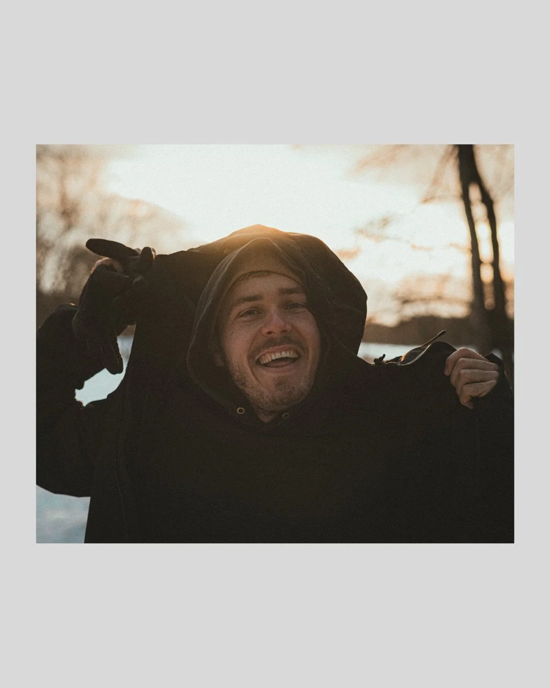 Out in the elements.
Wind, rain, snow, no excuses.
This is what the Alpha Jacket is made for 💨🌧️❄️
@voited
#VOITED
#CoverMoreAdventuresWithVOITED
#intonomansland 
#outintheelements
#modernoutdoor