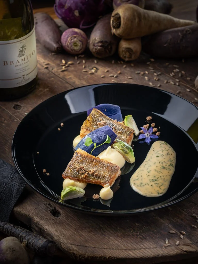 lohiannos-mustalla-lautasella-fine-dining-levalampi-visuals.jpg