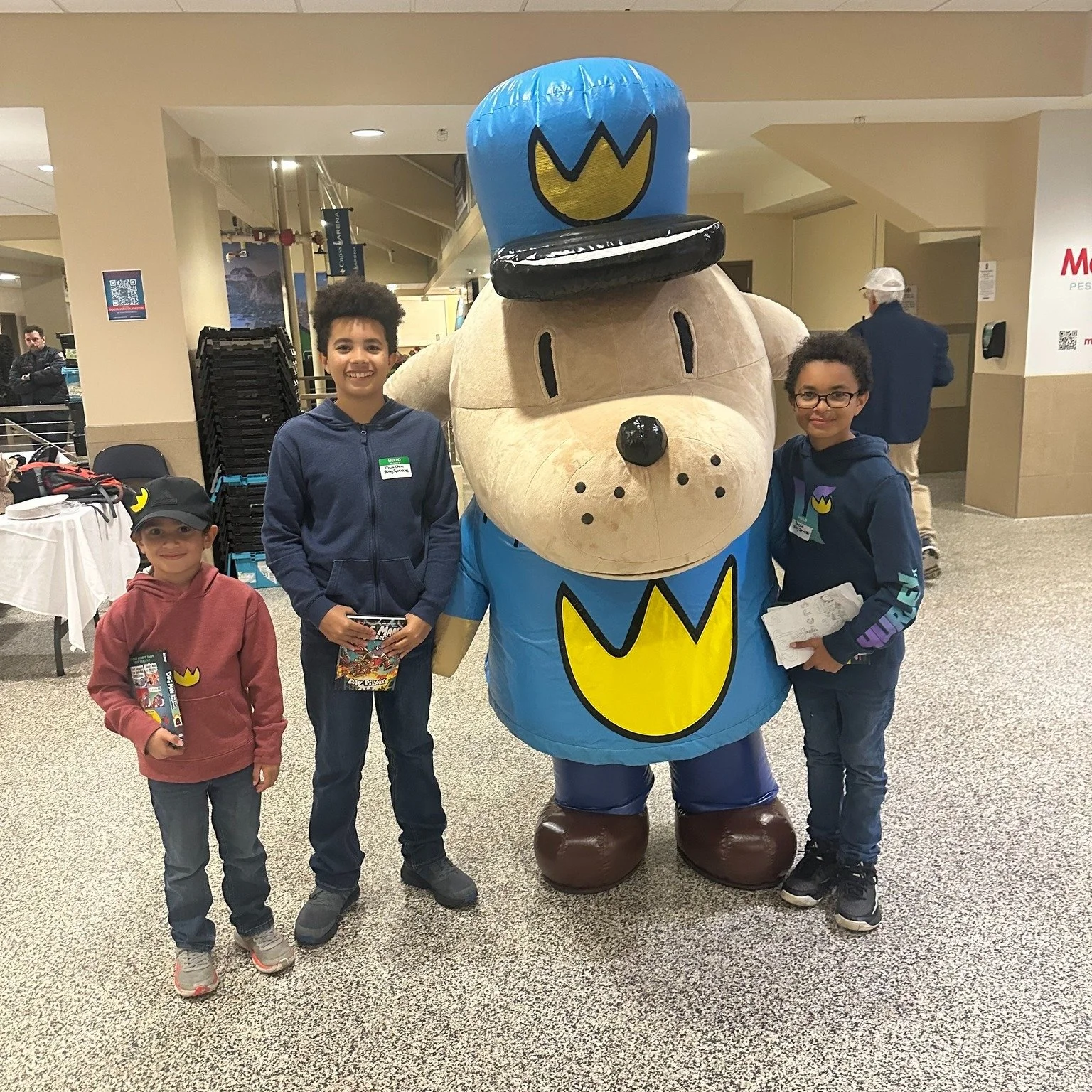 📣 Calling all Dav Pilkey fans!
SLA fourth grader Jonas Kamawu had the amazing opportunity to meet Dav Pilkey &mdash; and even share his own comic books with him! ✏️📚

This inspiring moment might just be the start of something big&hellip;
Who knows?