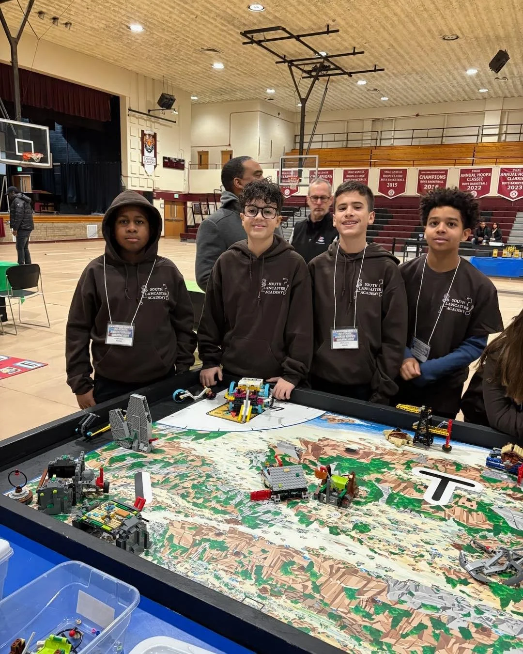 Support the Middle School Robotics team an watch their competition! Good luck 🤩

https://www.youtube.com/live/3HnmiXiucQc?si=xT8kZtmdETm1xM59