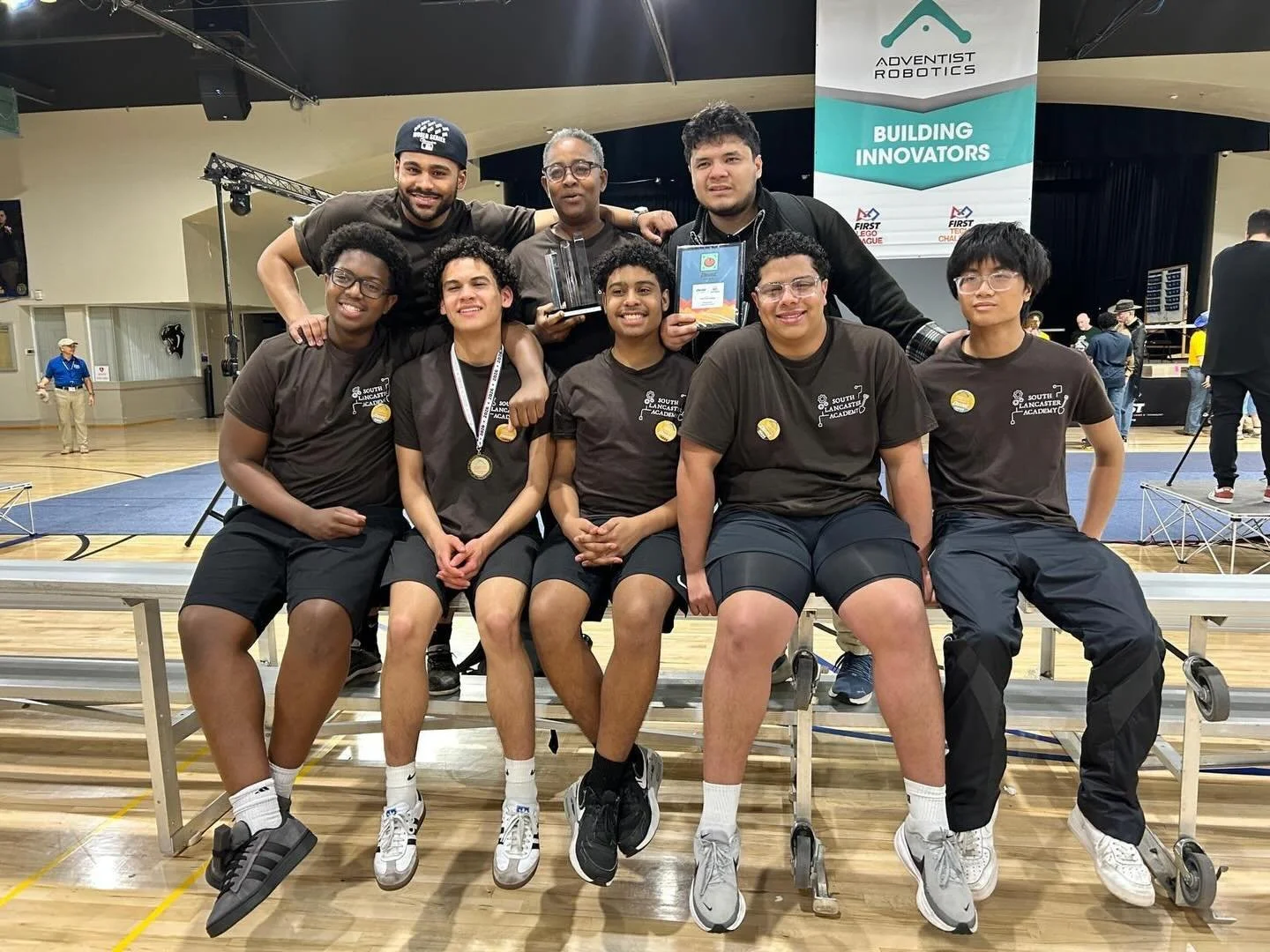 🏆 What an AMAZING year for our Highschool Robotics Team! 🤖✨
🥇 First Place in the Think Award
🌟 Will Molina was a finalist for the Leadership Award
👏 Dionne Blackwell was runner-up for Coach of the Year
🚀 Team advanced to the Semifinals and fini