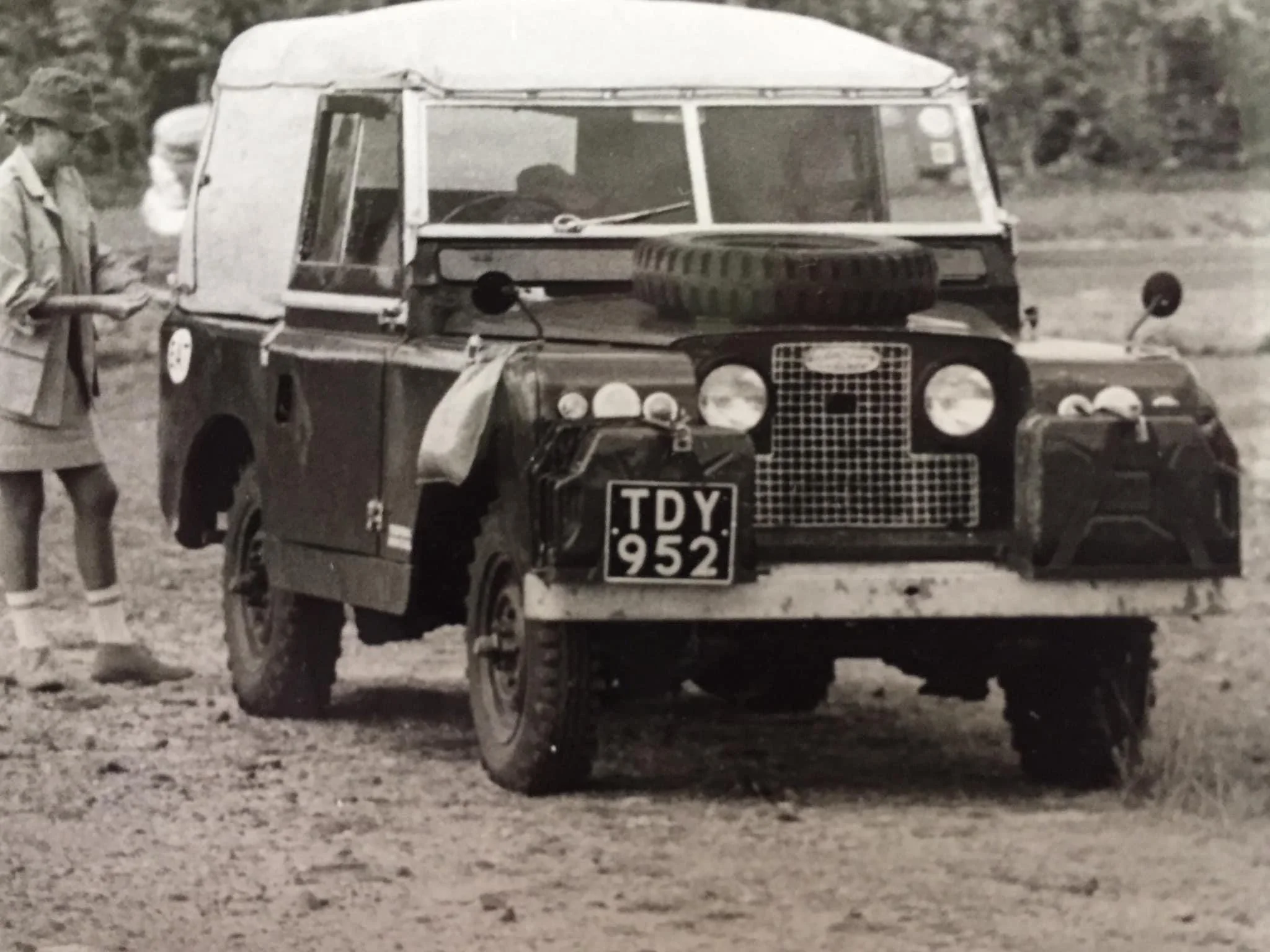 LR Series Historical Photo B&W TDY952 (3).JPG